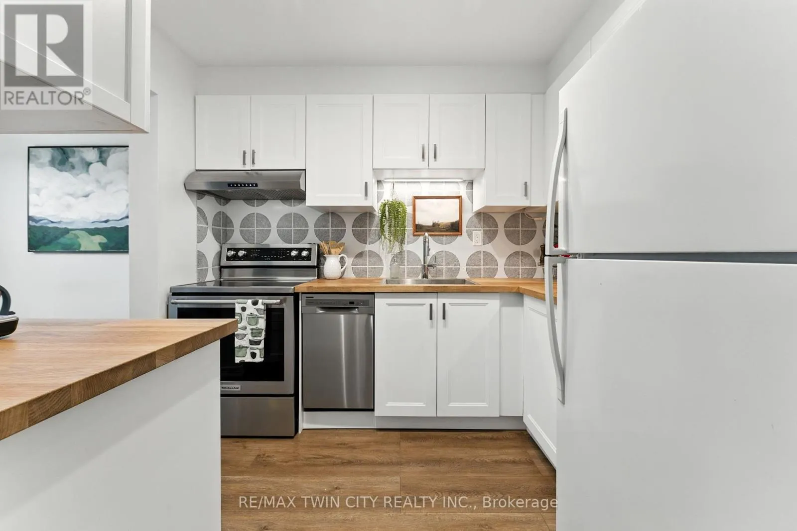 68 WESTMOUNT MEWS