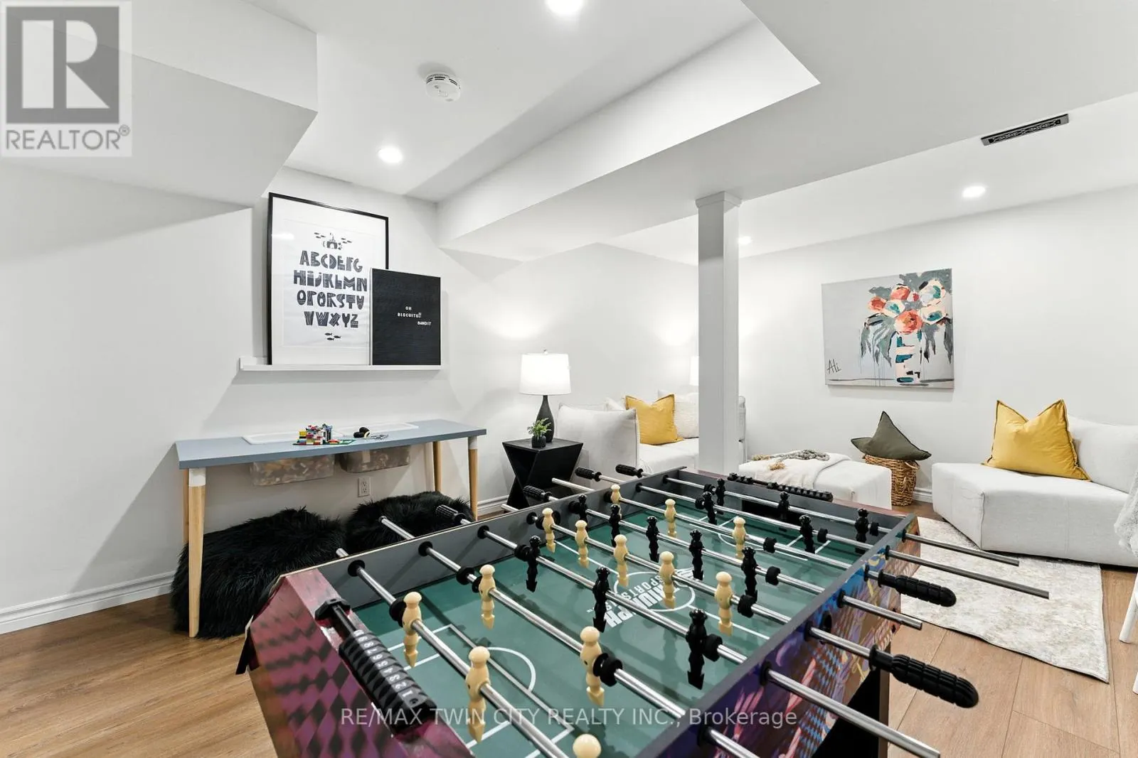 68 WESTMOUNT MEWS