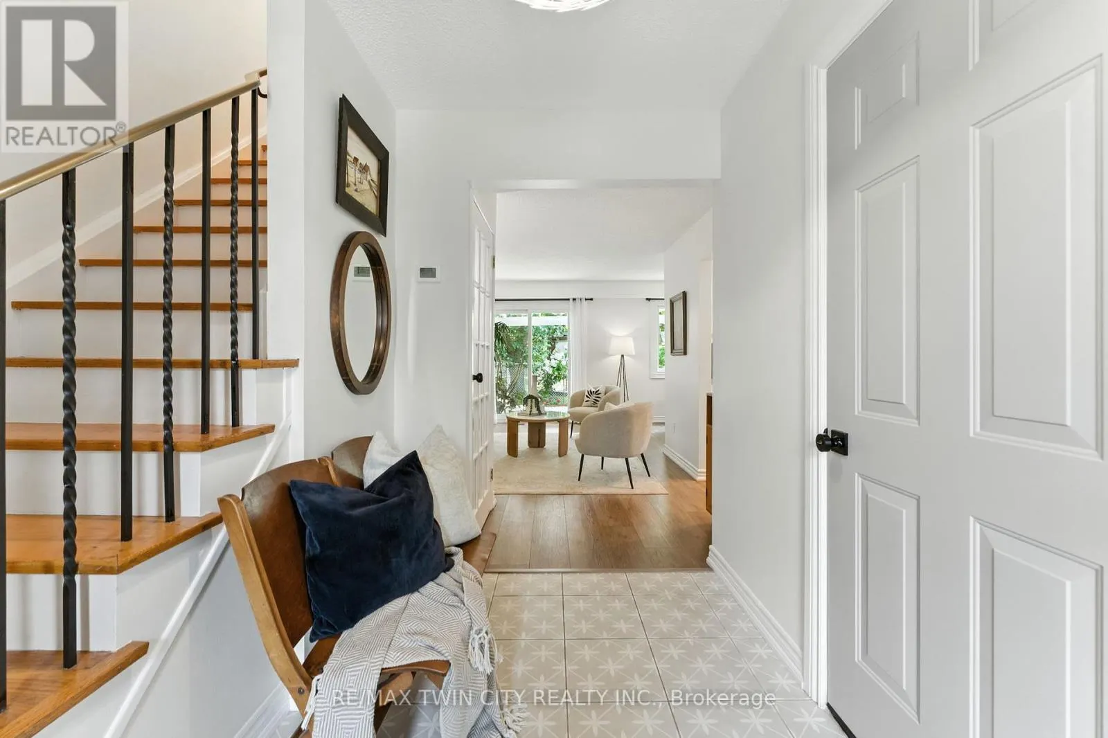 68 WESTMOUNT MEWS
