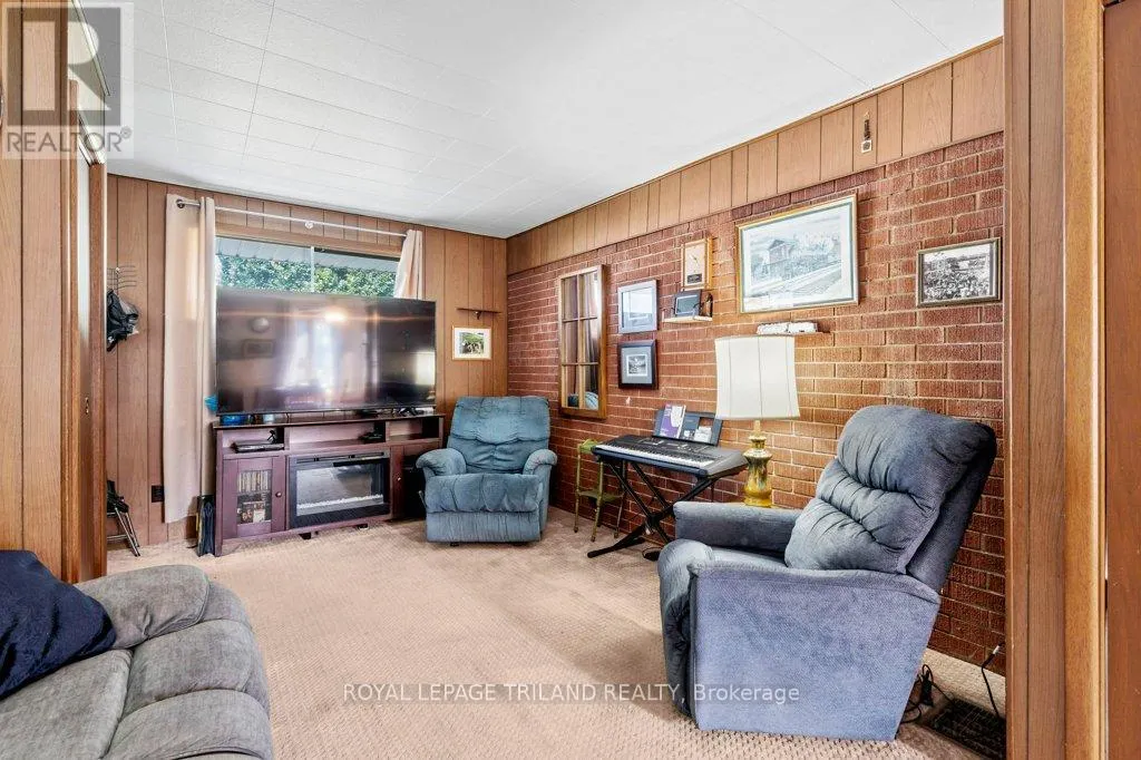 15 DALEWOOD DRIVE