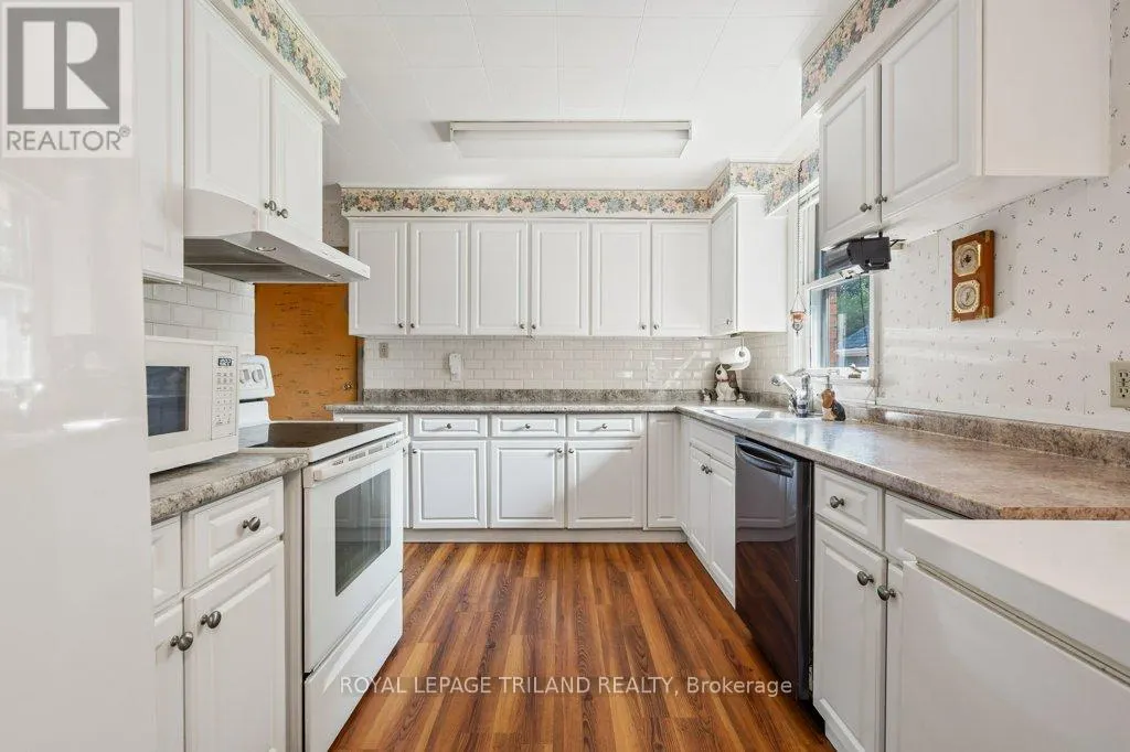 15 DALEWOOD DRIVE