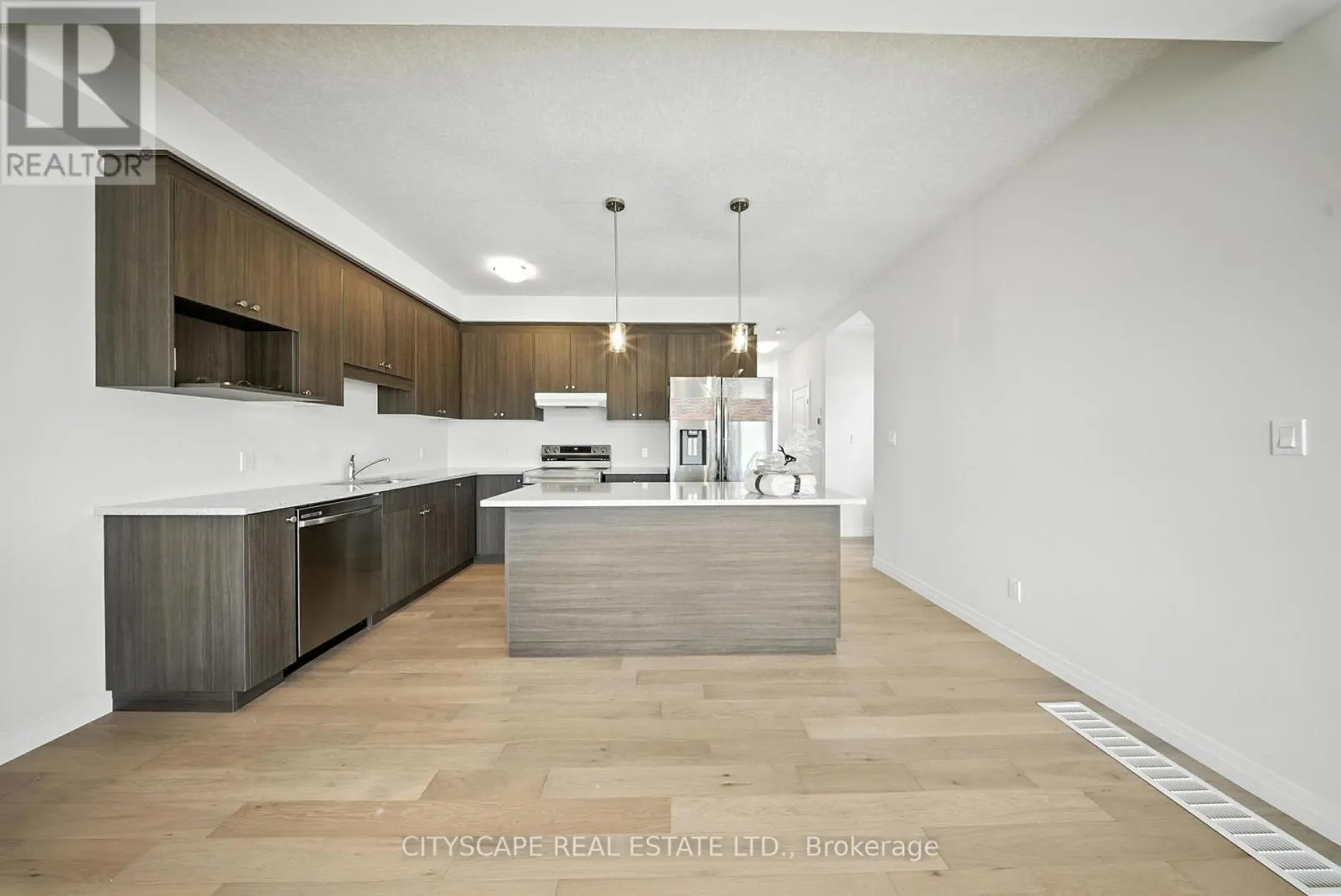 39 RIVERGREEN CRESCENT