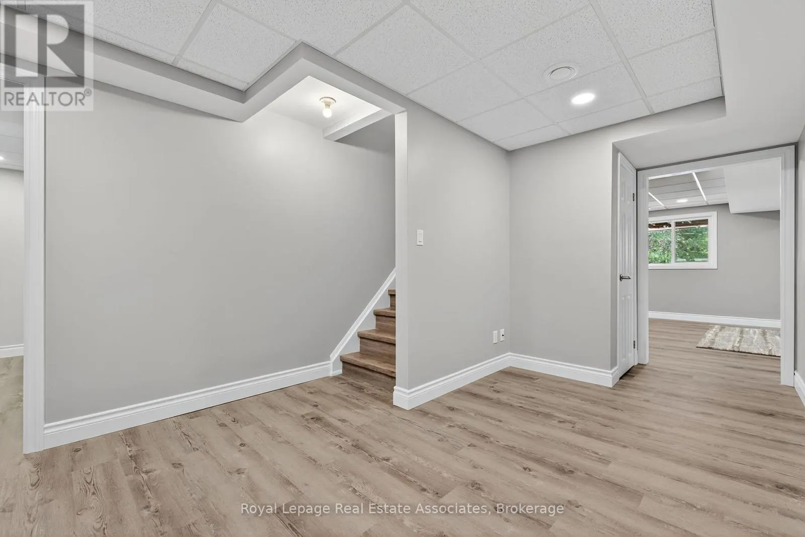 29 LAURENDALE AVENUE