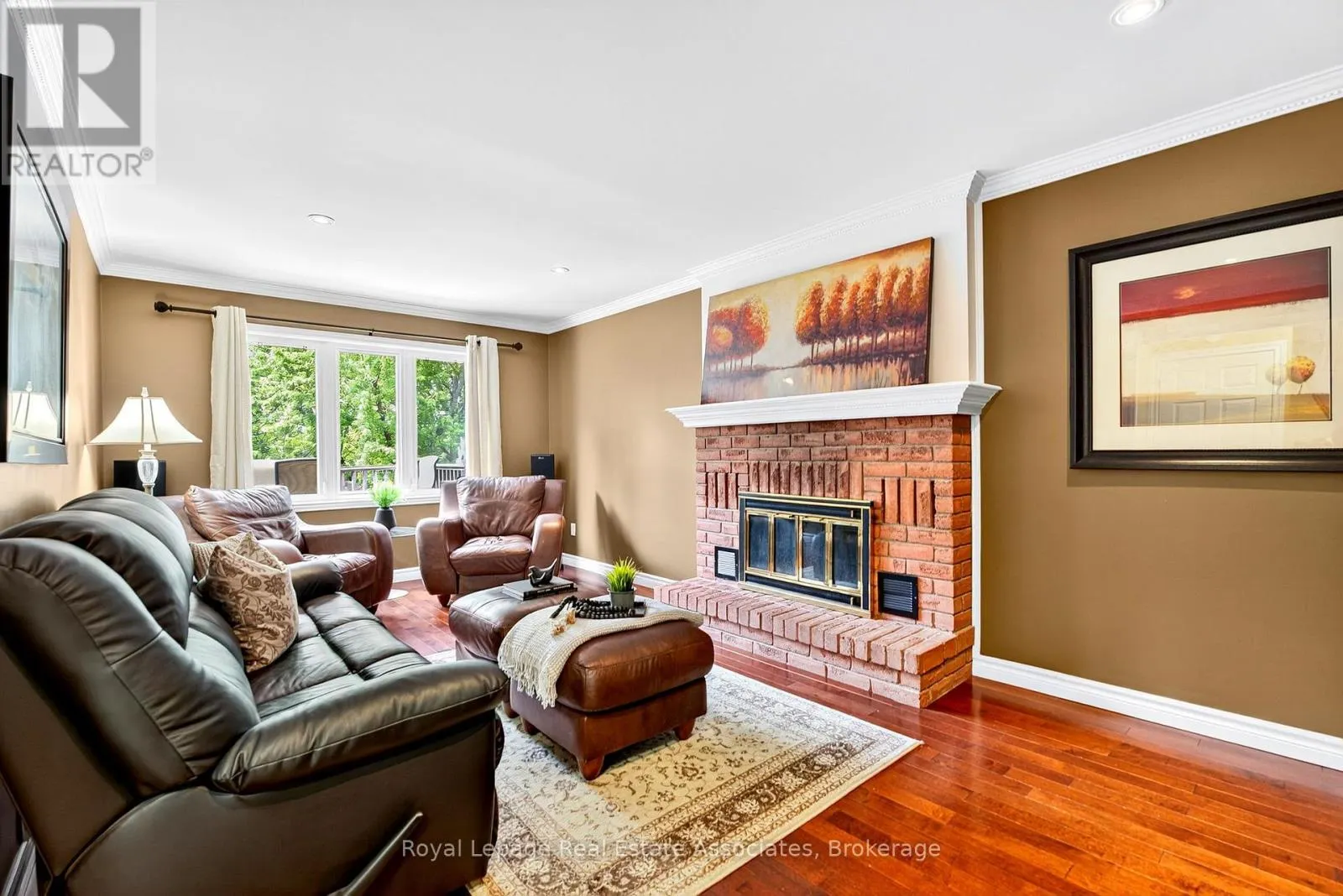 29 LAURENDALE AVENUE