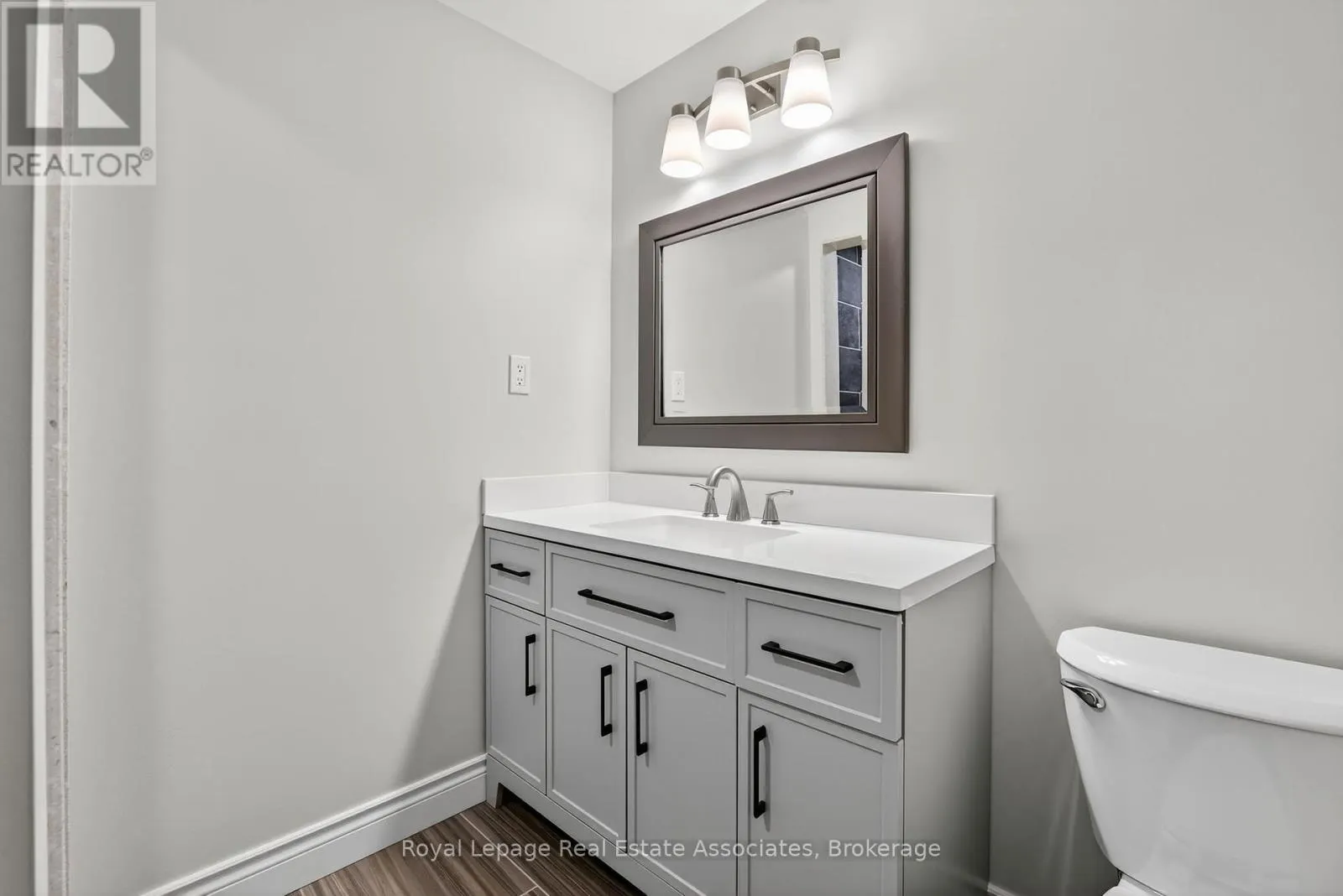 29 LAURENDALE AVENUE