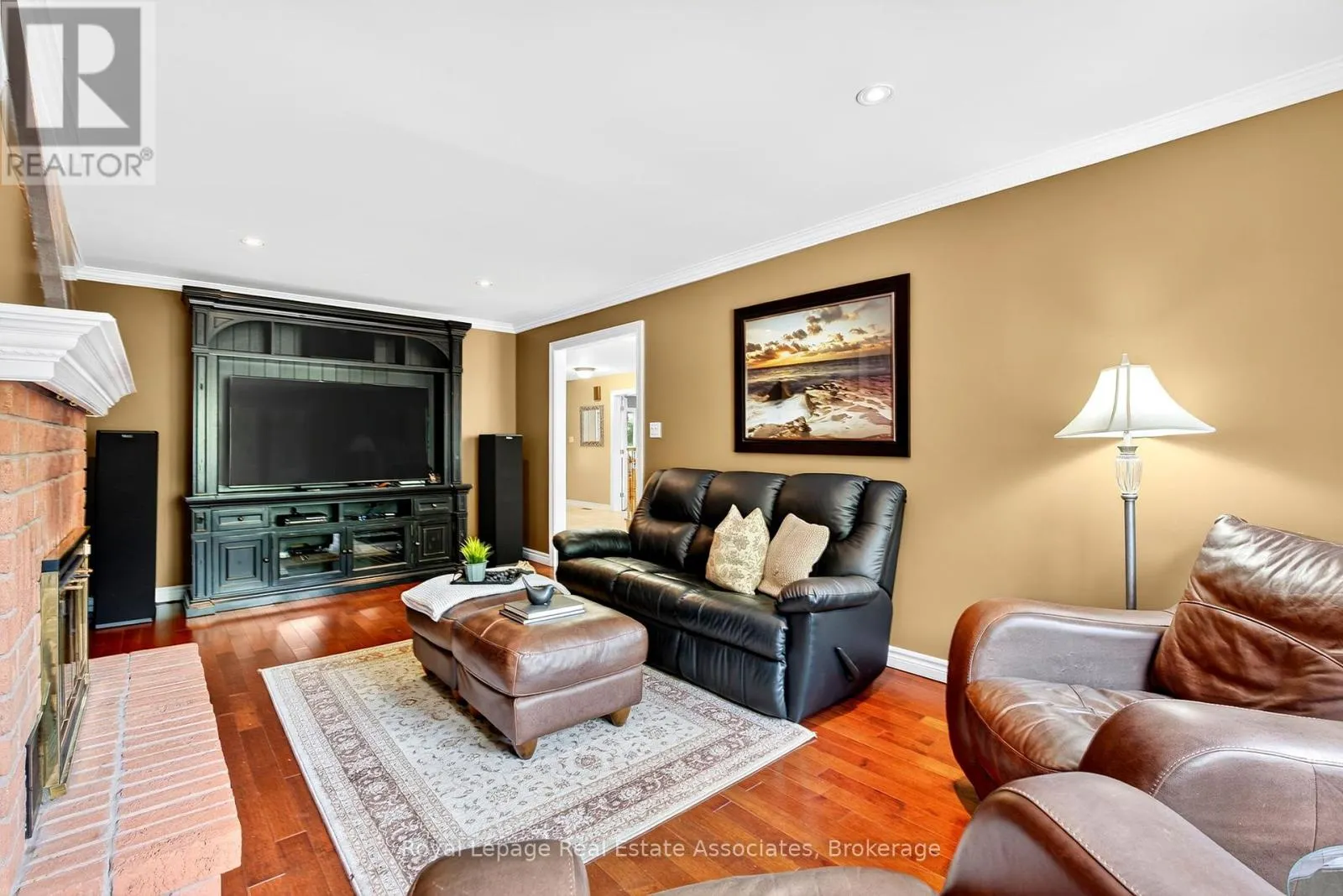 29 LAURENDALE AVENUE