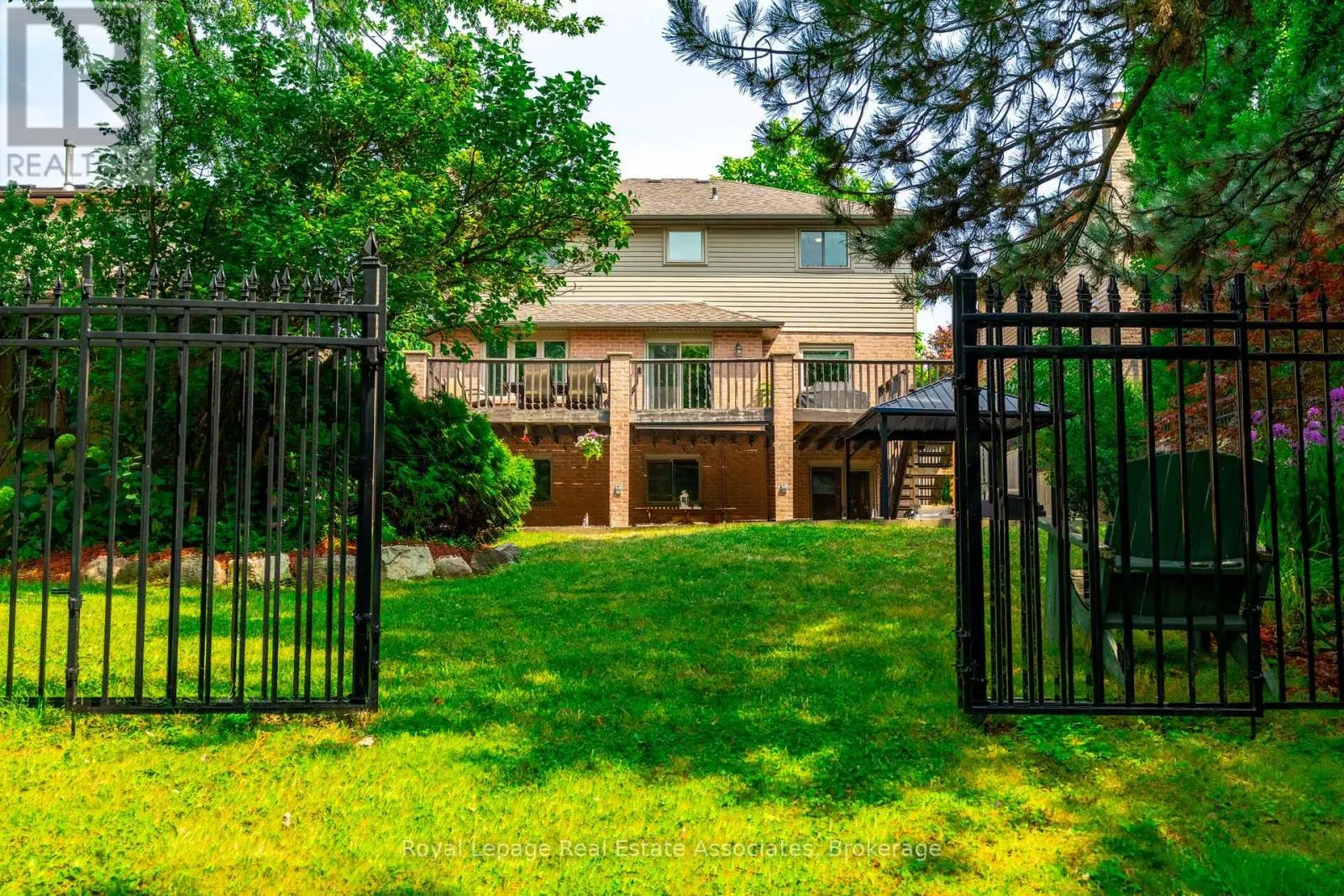 29 LAURENDALE AVENUE
