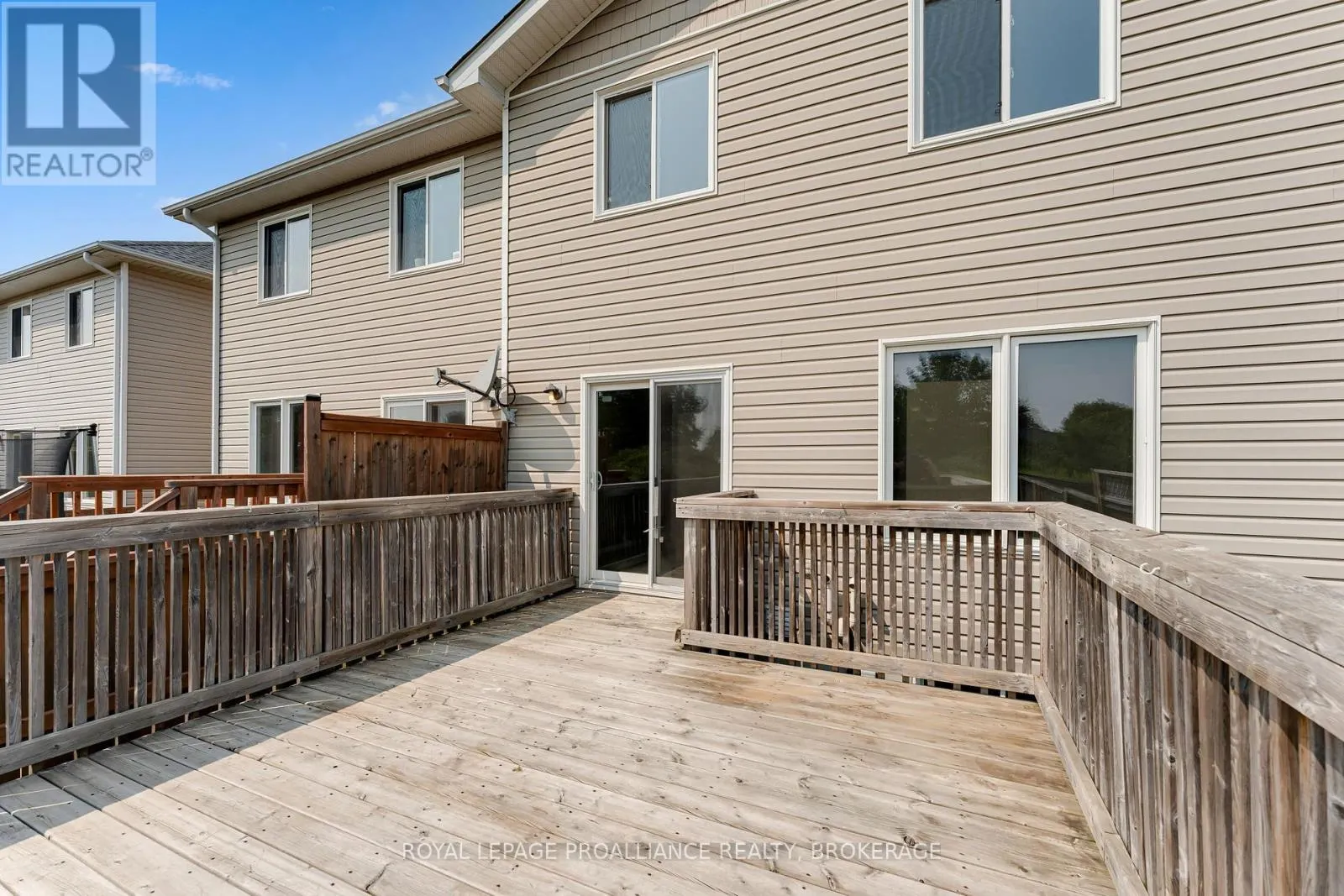 1576 CRIMSON CRESCENT