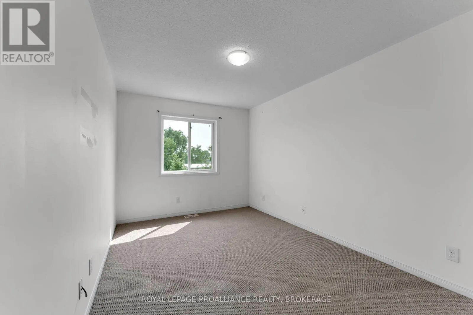 1576 CRIMSON CRESCENT