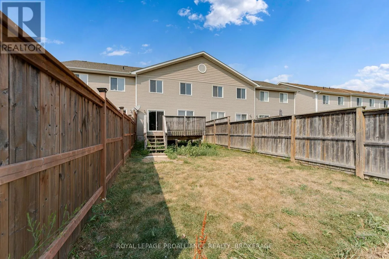 1576 CRIMSON CRESCENT