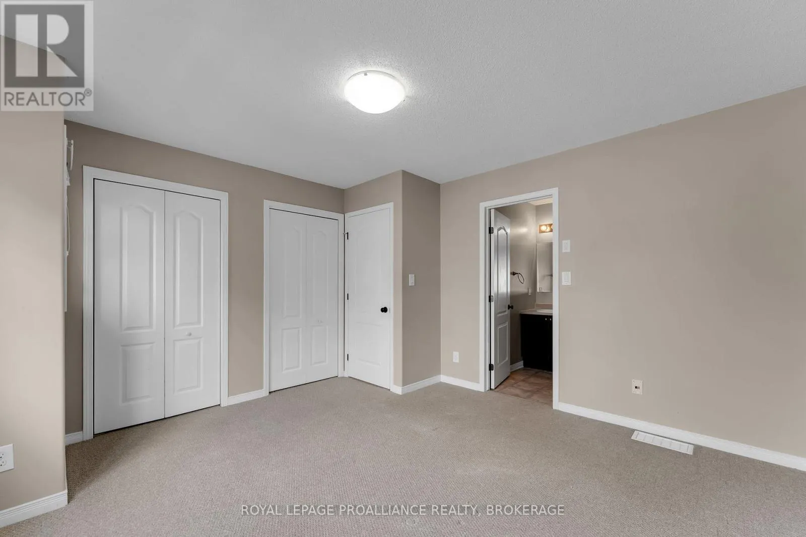 1576 CRIMSON CRESCENT