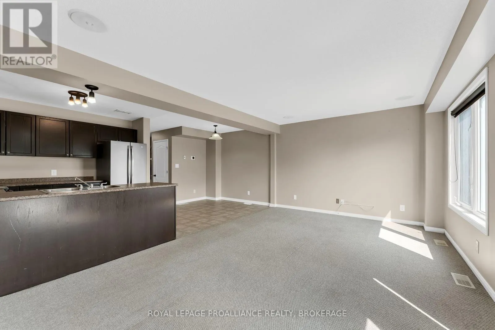 1576 CRIMSON CRESCENT
