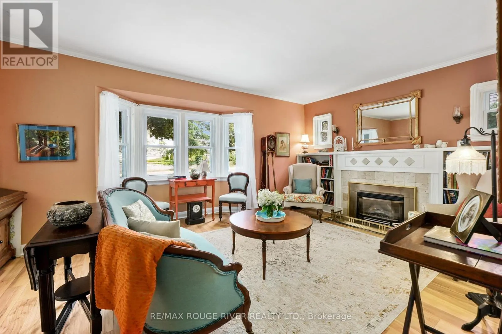 63 UNIVERSITY AVENUE E