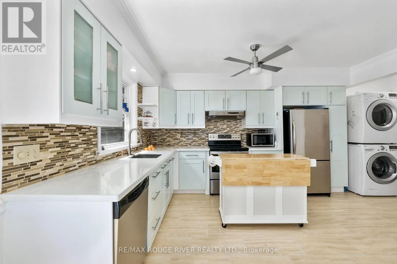 63 UNIVERSITY AVENUE E