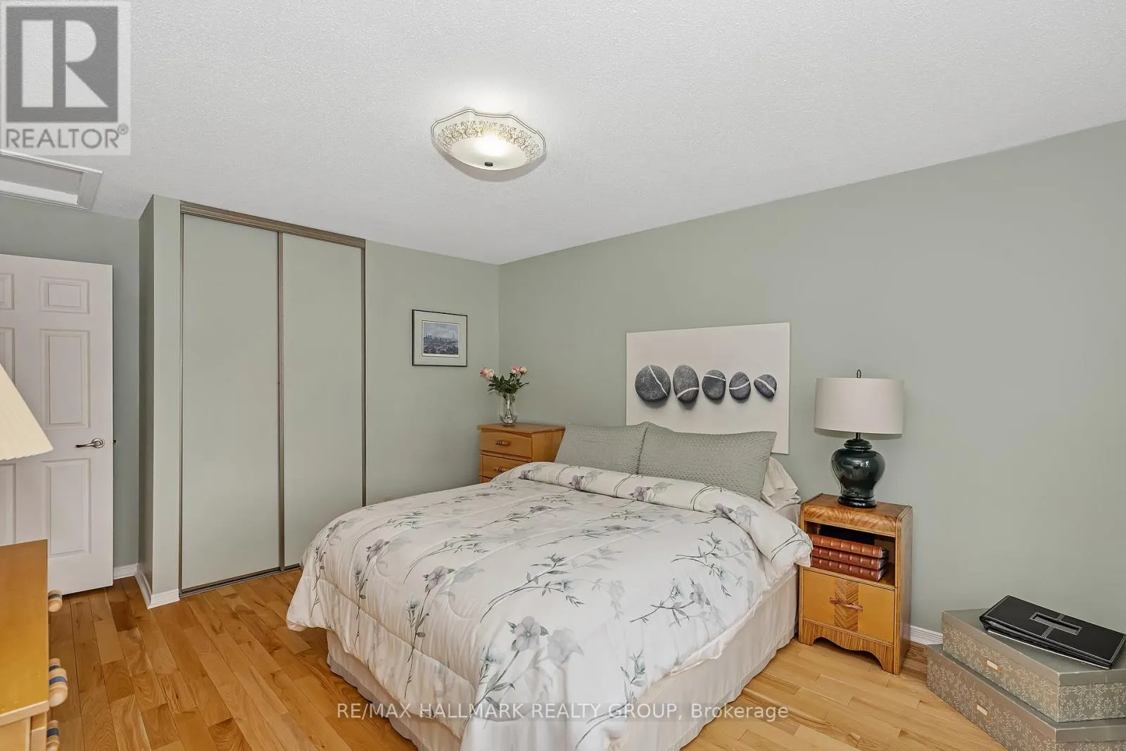 41 CLAUDET CRESCENT