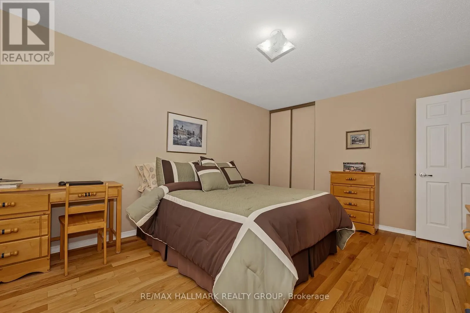 41 CLAUDET CRESCENT