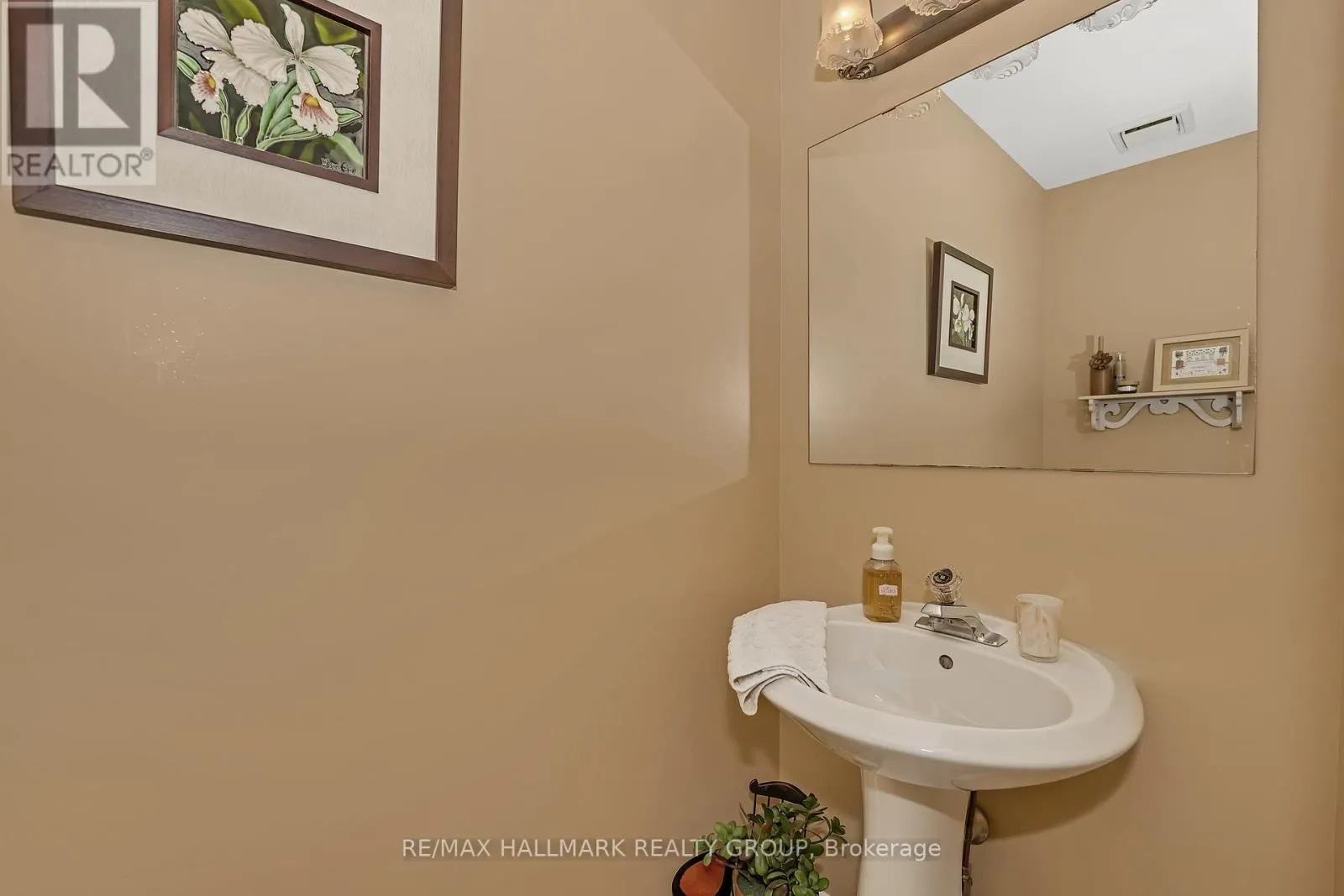 41 CLAUDET CRESCENT