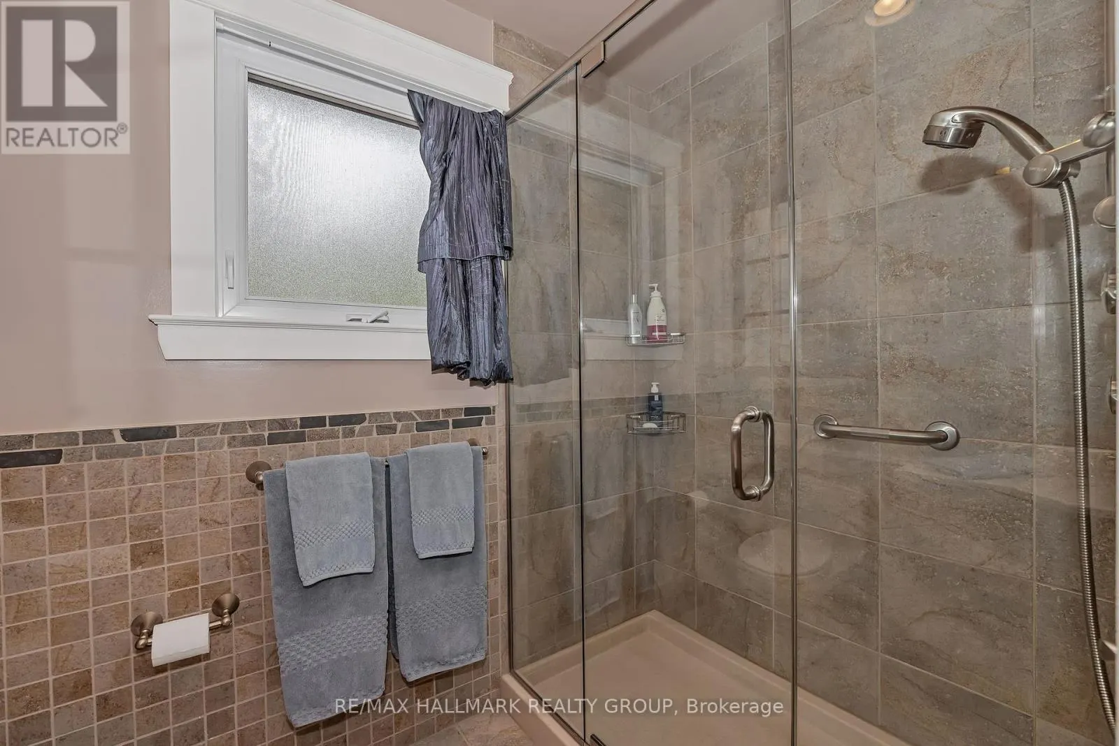 41 CLAUDET CRESCENT