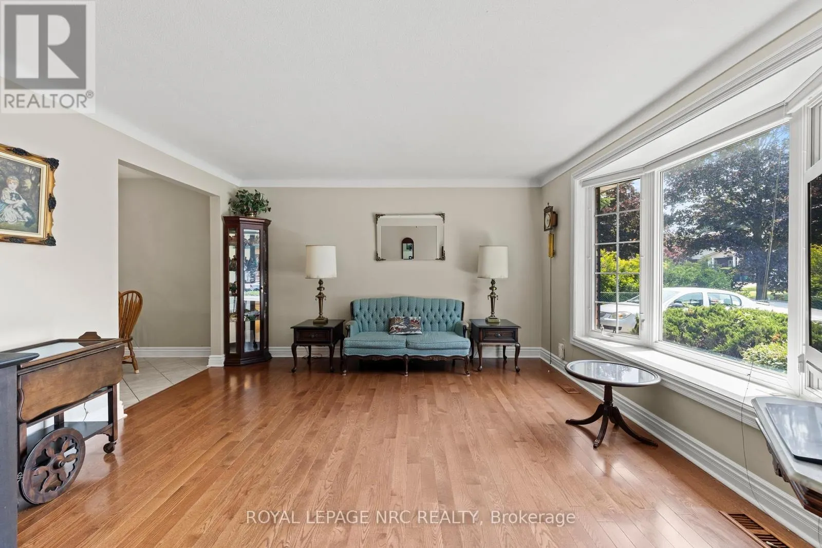 10 UPPER CANADA DRIVE