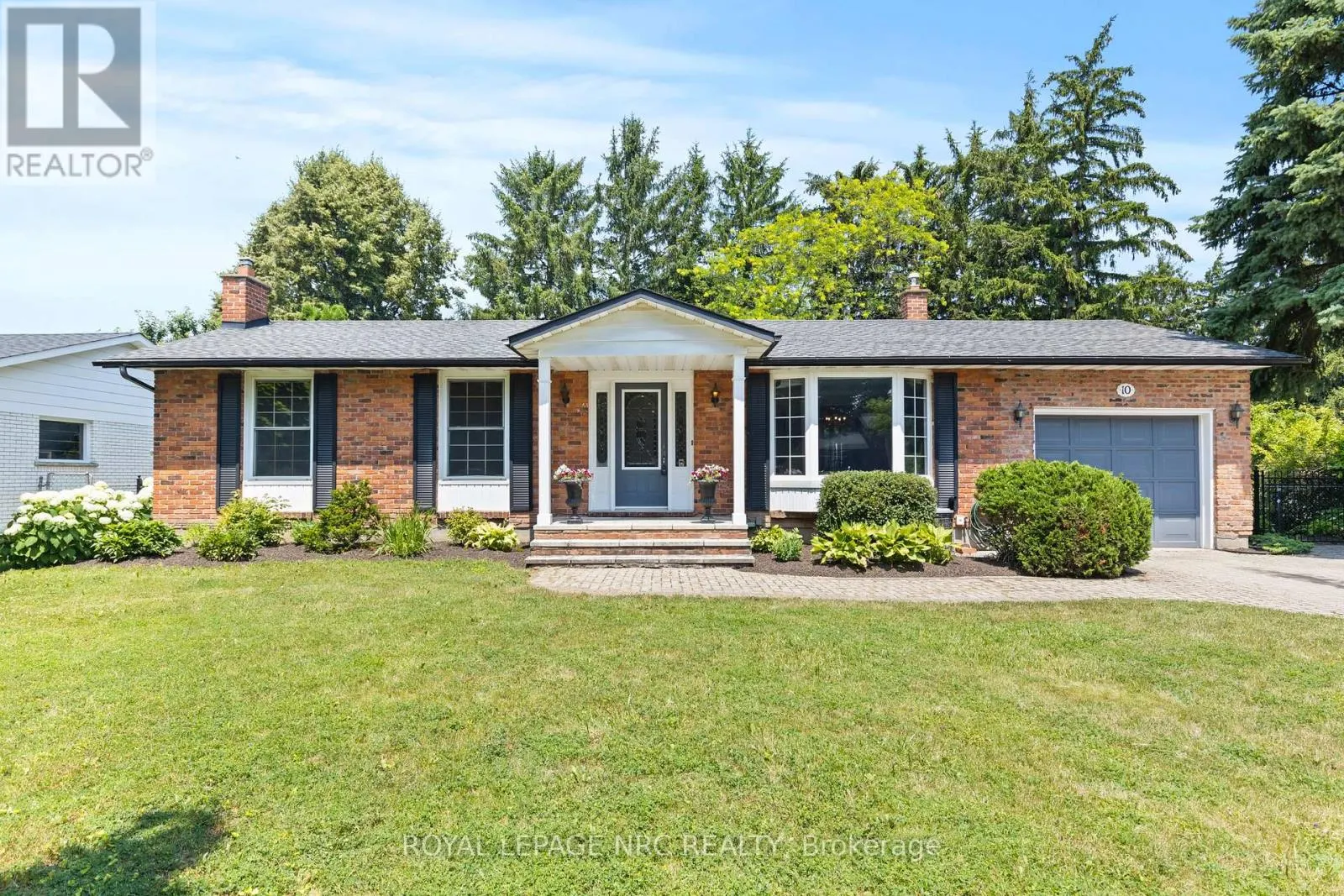 10 UPPER CANADA DRIVE