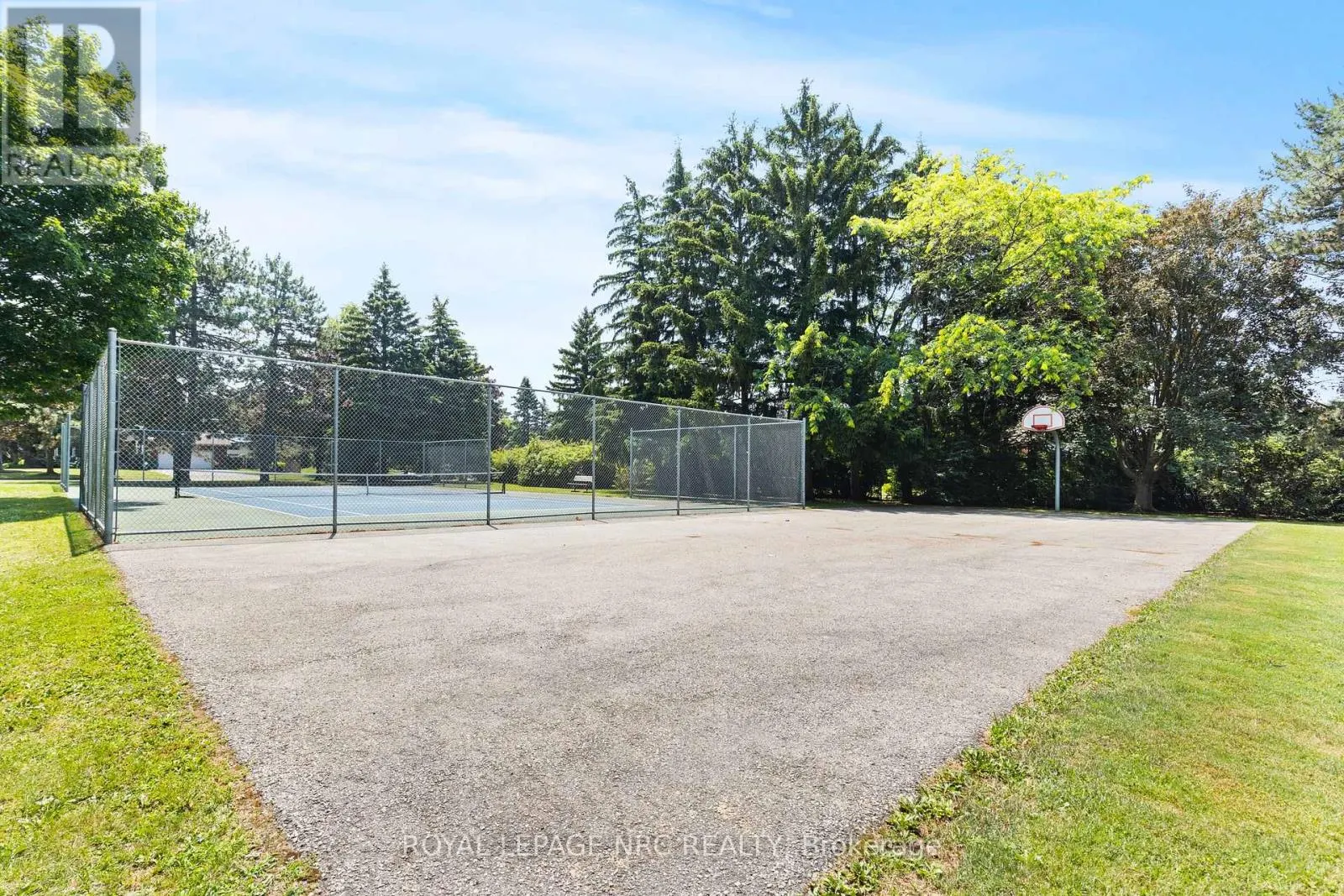 10 UPPER CANADA DRIVE