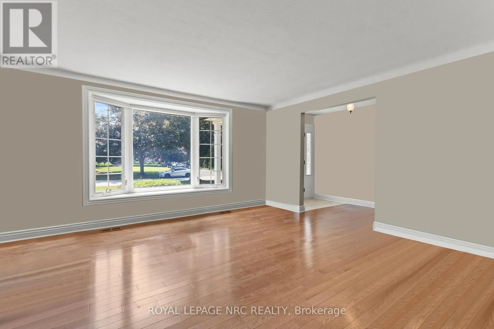 10 UPPER CANADA DRIVE