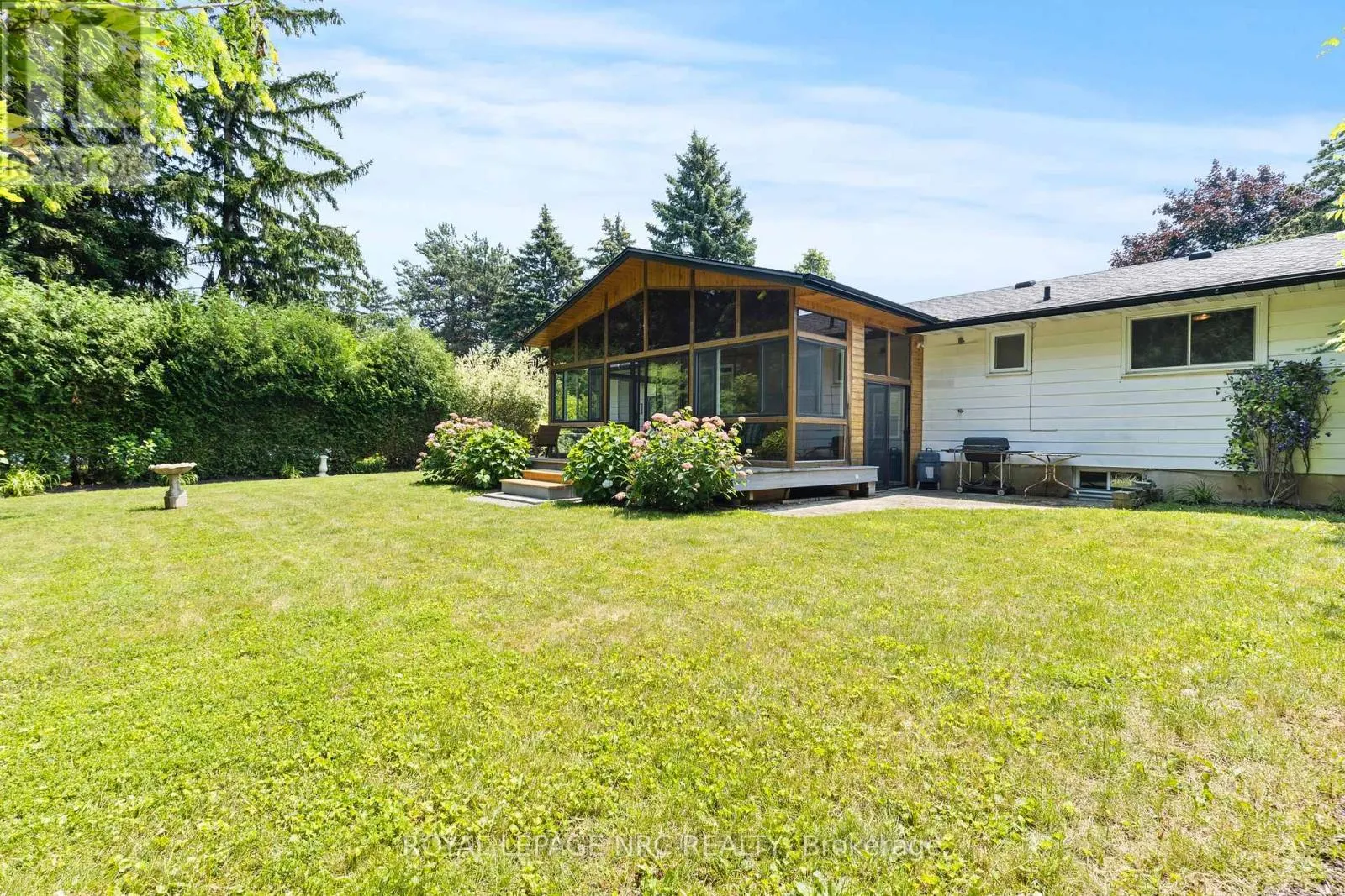 10 UPPER CANADA DRIVE