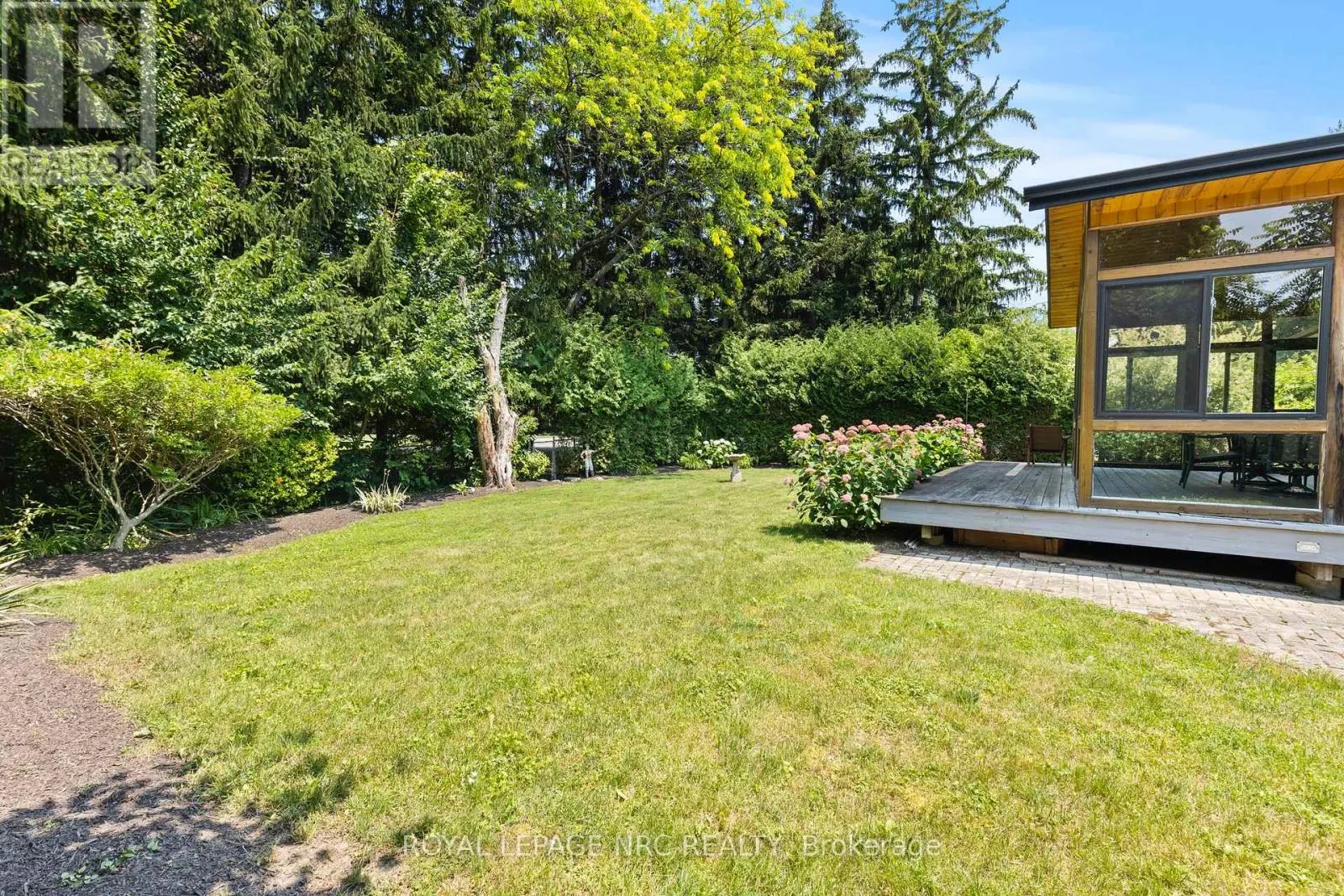 10 UPPER CANADA DRIVE