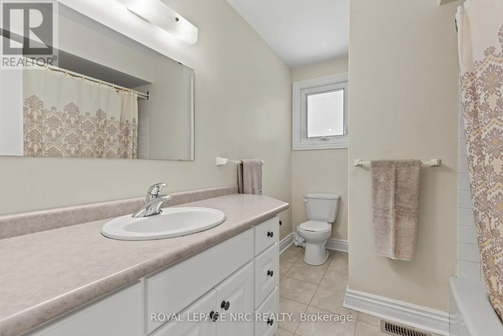 10 UPPER CANADA DRIVE