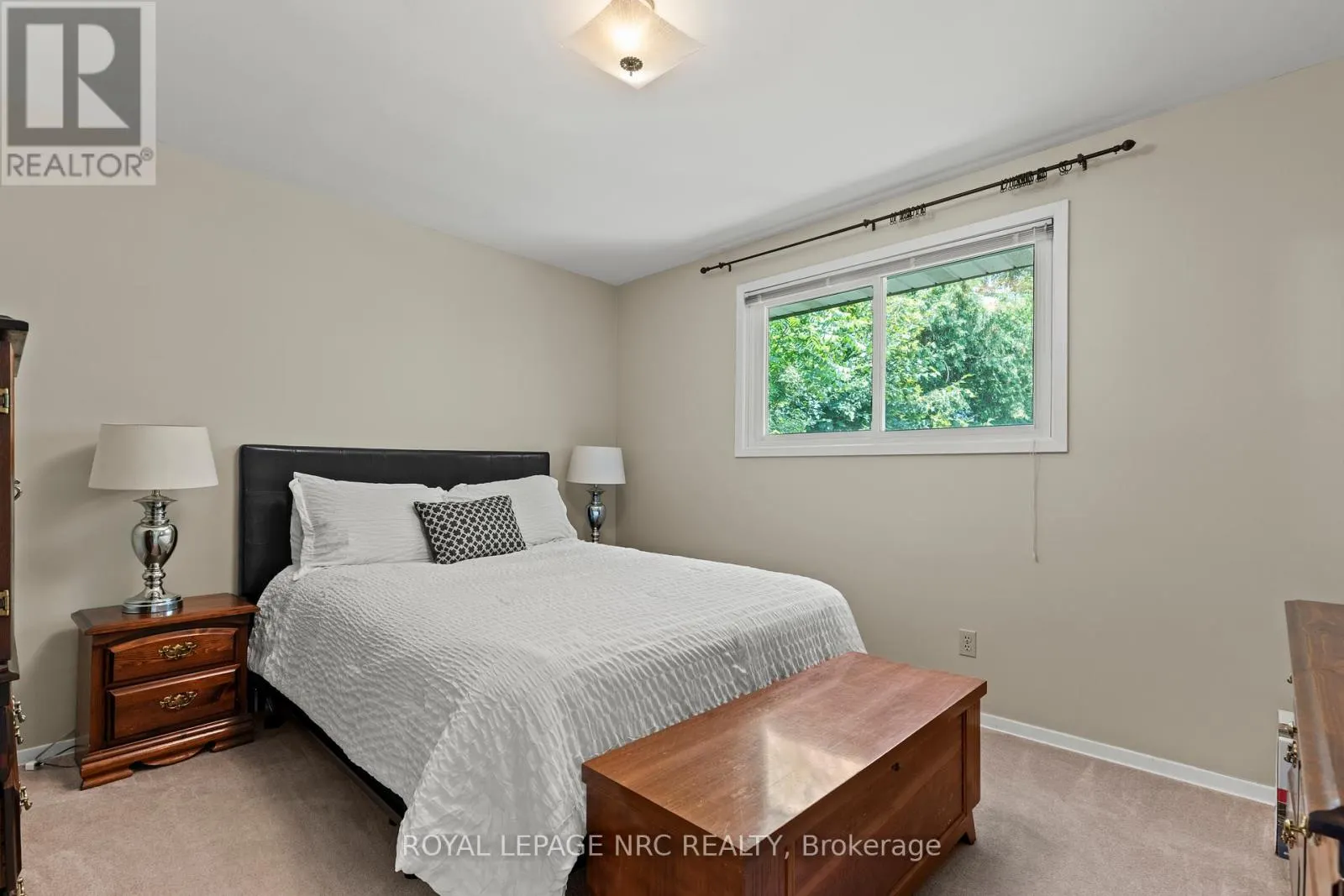10 UPPER CANADA DRIVE