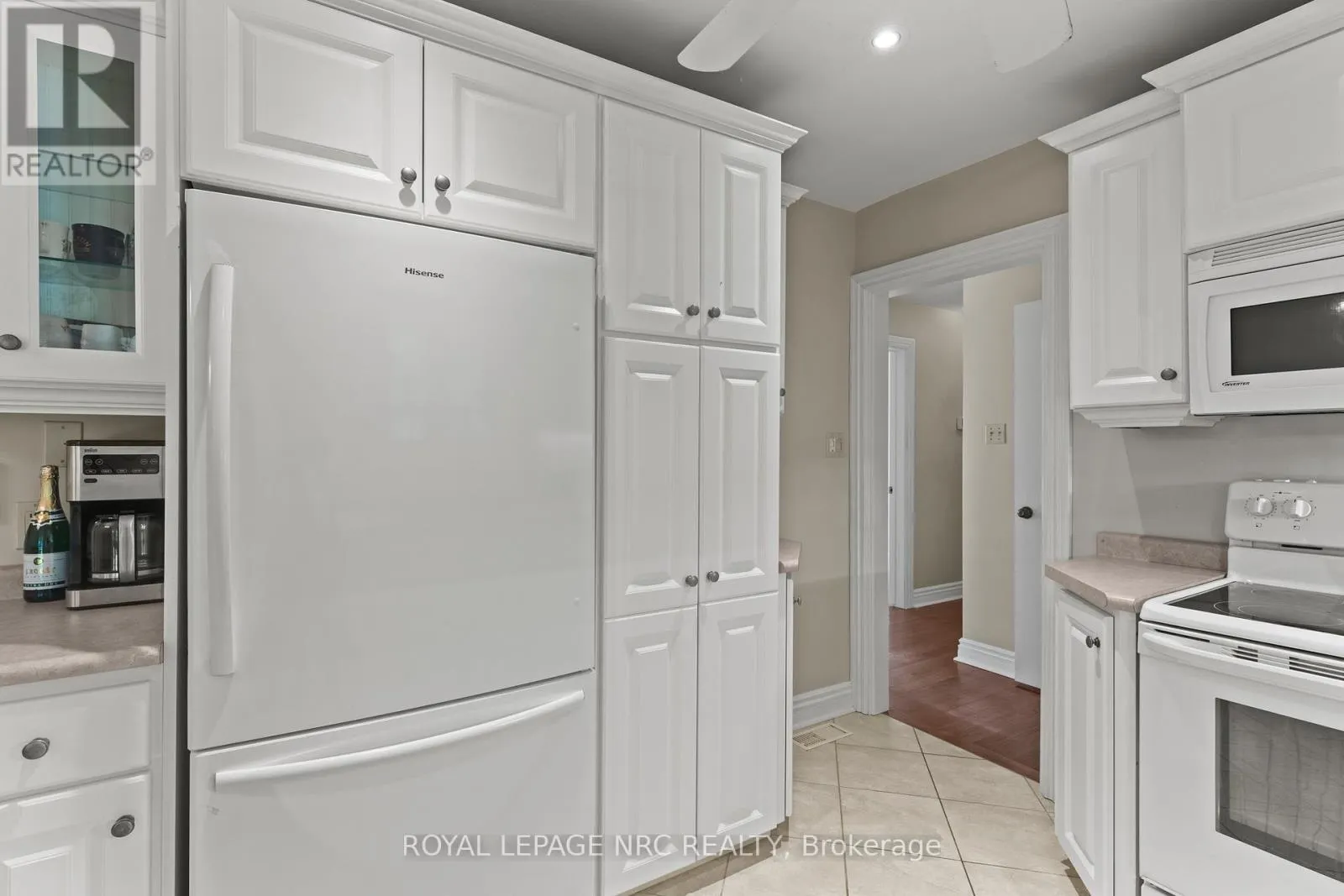 10 UPPER CANADA DRIVE