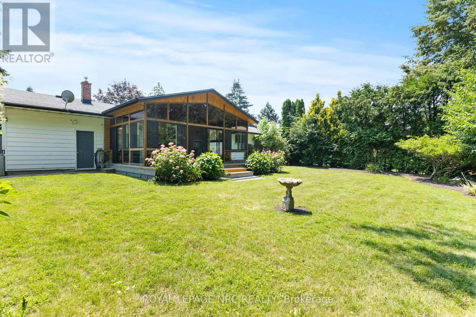 10 UPPER CANADA DRIVE