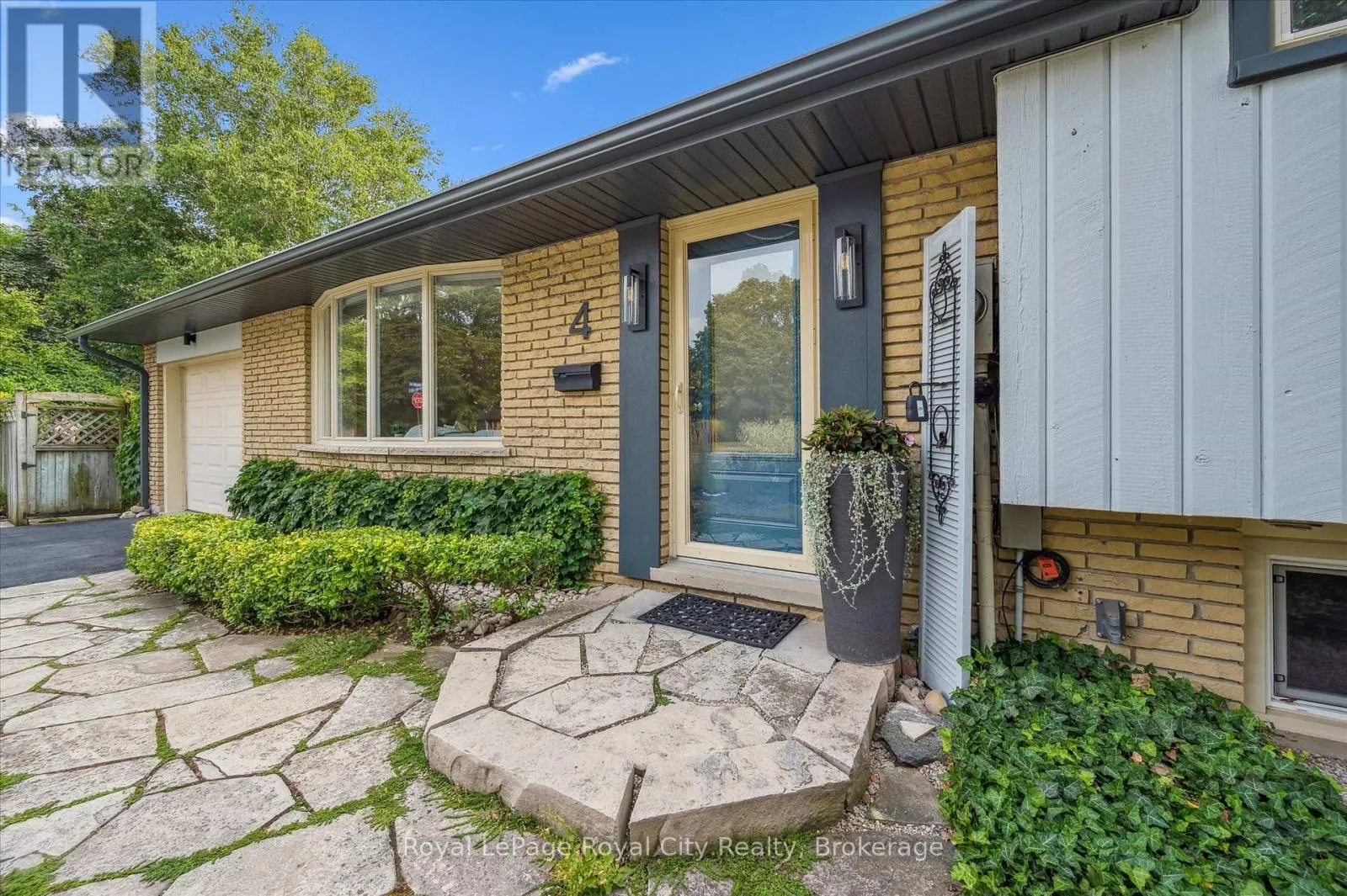 4 CARNABY CRESCENT