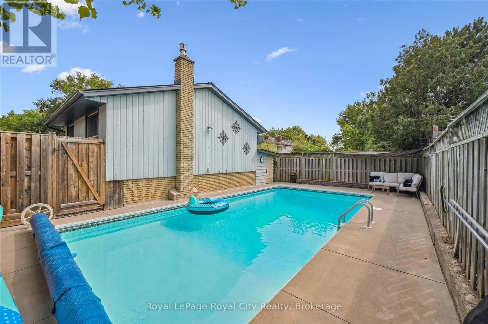 4 CARNABY CRESCENT