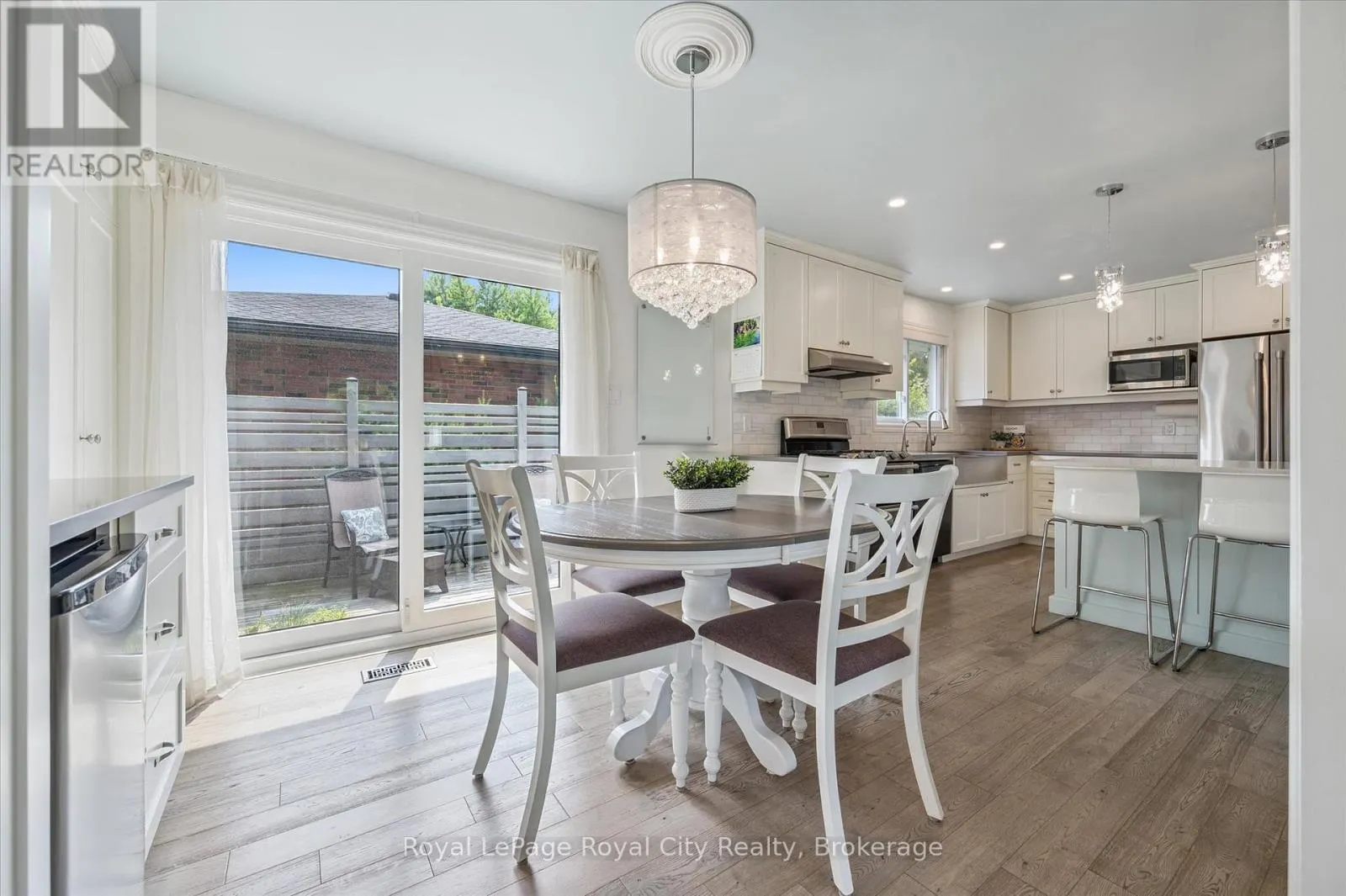 4 CARNABY CRESCENT