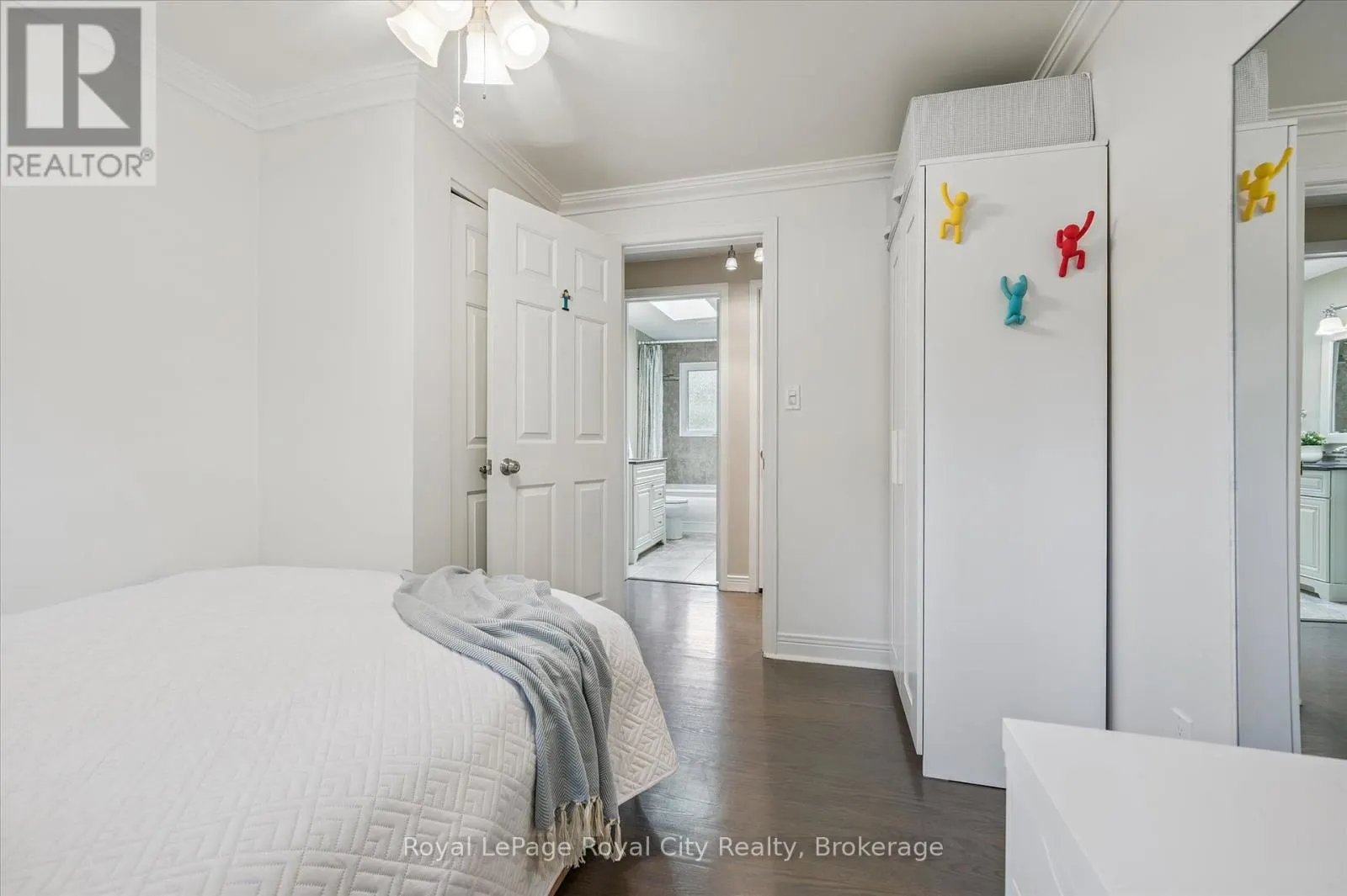 4 CARNABY CRESCENT