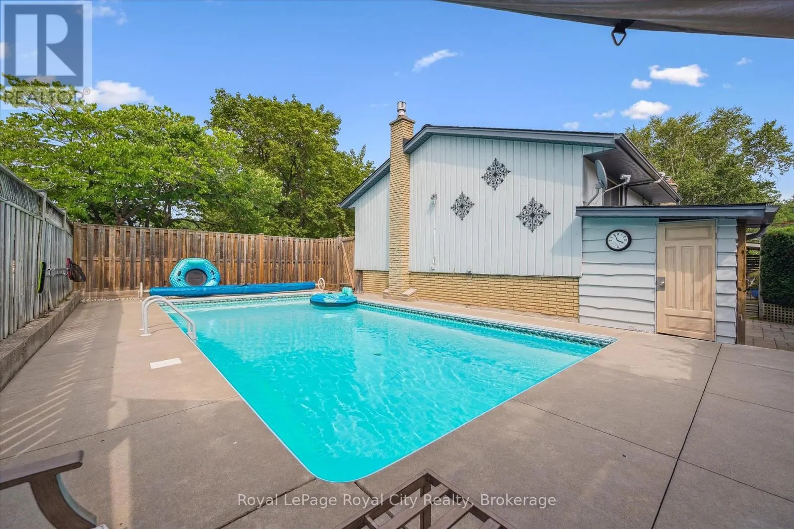 4 CARNABY CRESCENT