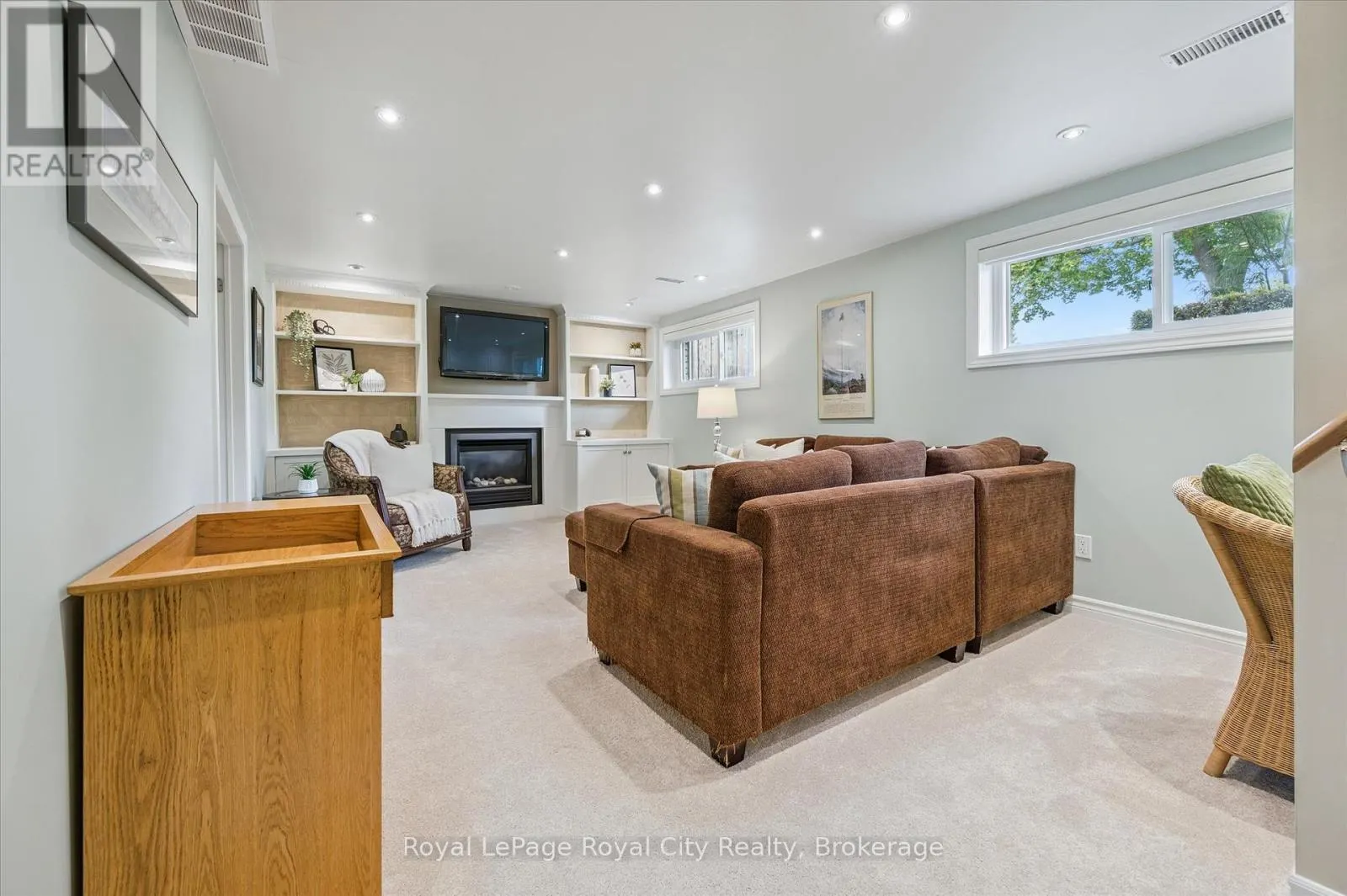 4 CARNABY CRESCENT
