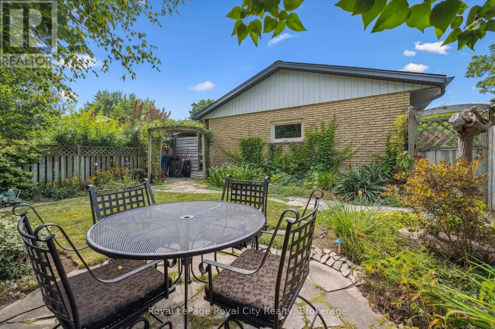 4 CARNABY CRESCENT
