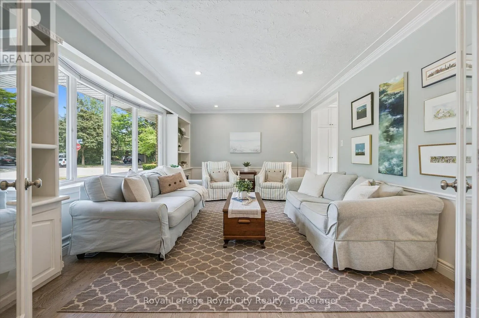 4 CARNABY CRESCENT