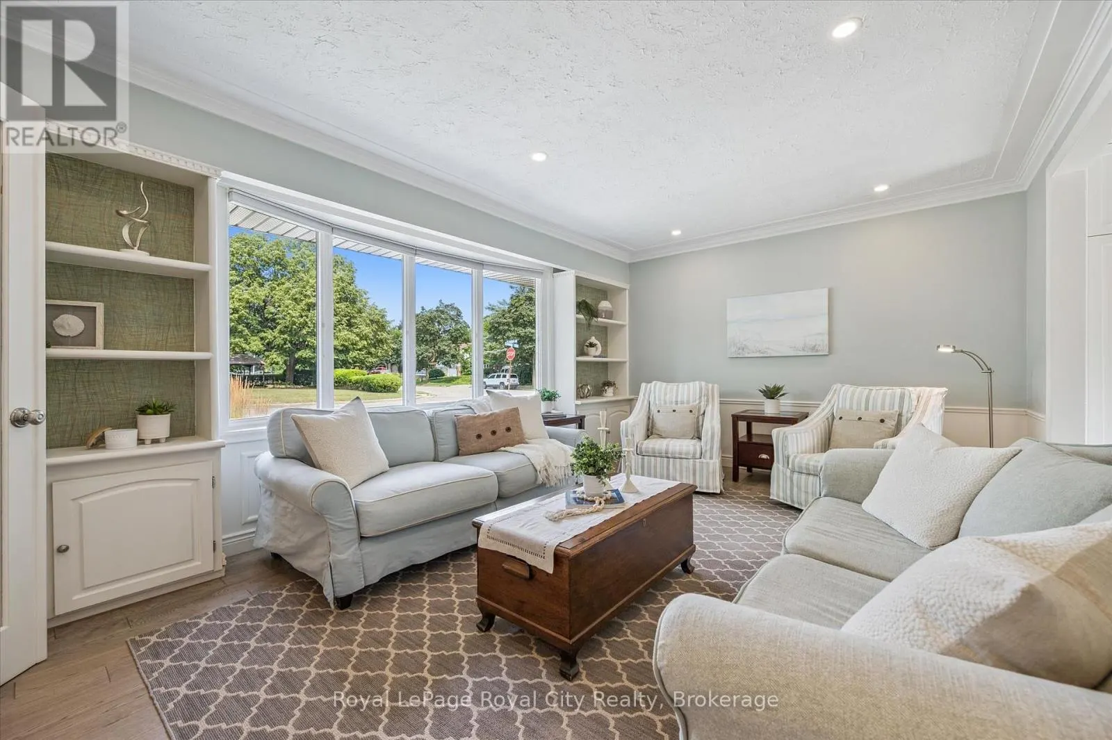4 CARNABY CRESCENT
