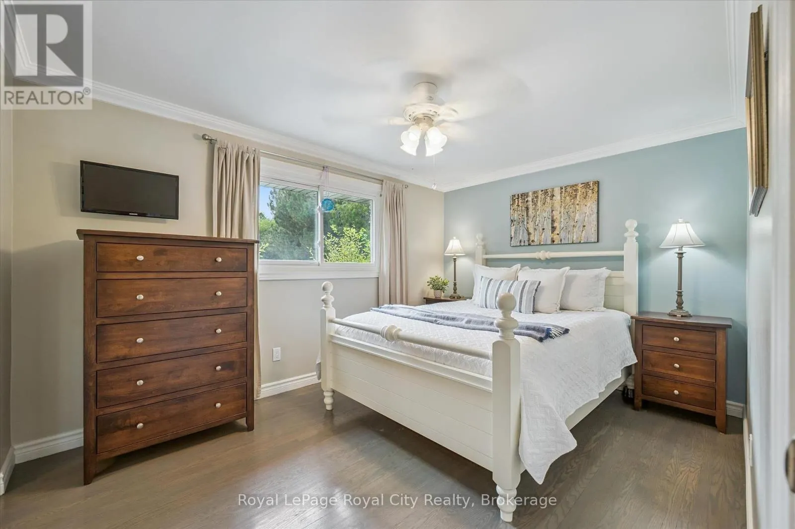 4 CARNABY CRESCENT