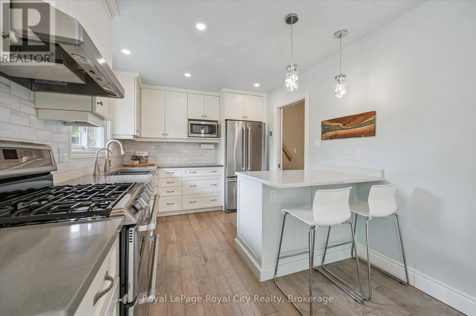 4 CARNABY CRESCENT