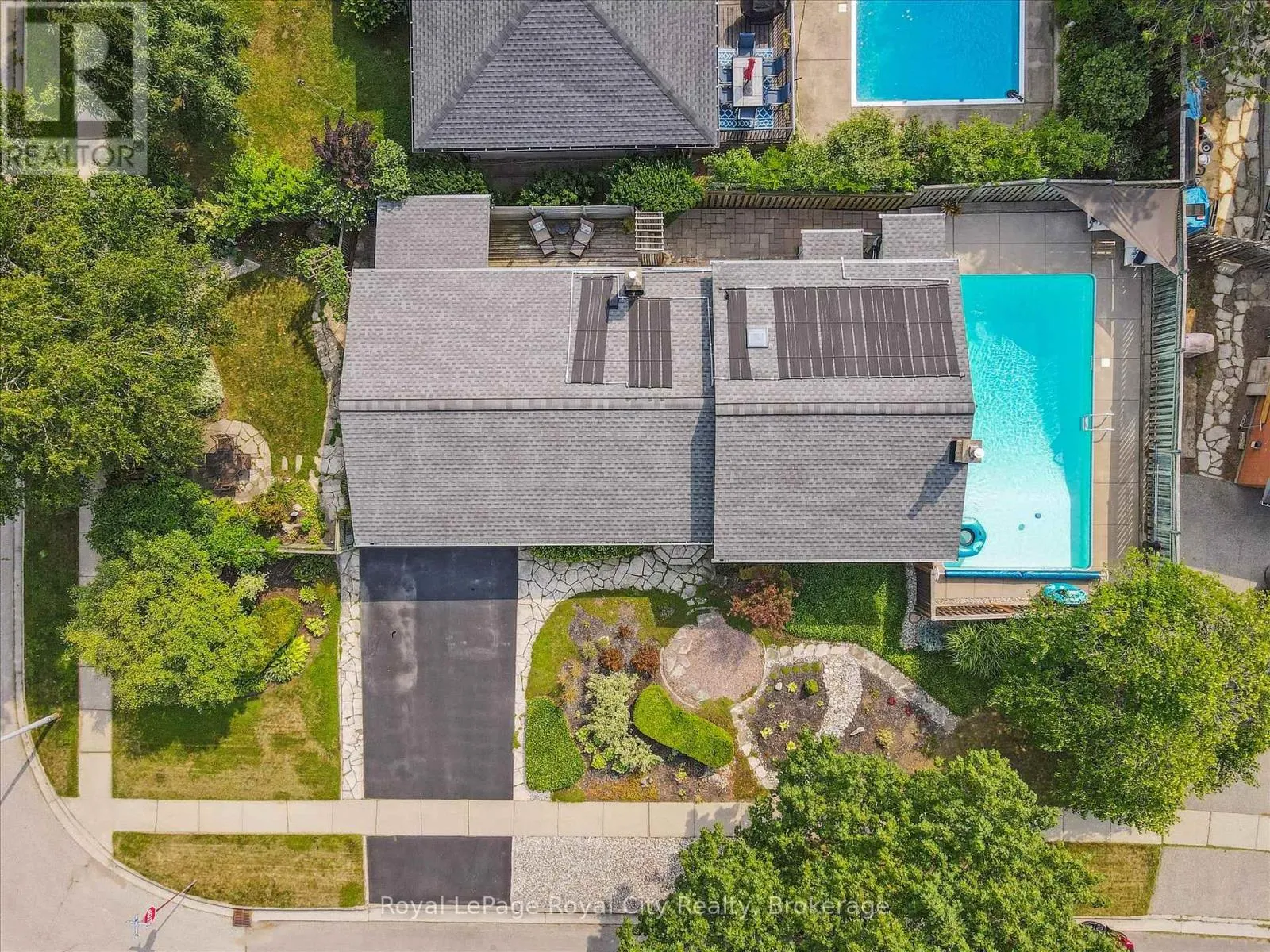 4 CARNABY CRESCENT