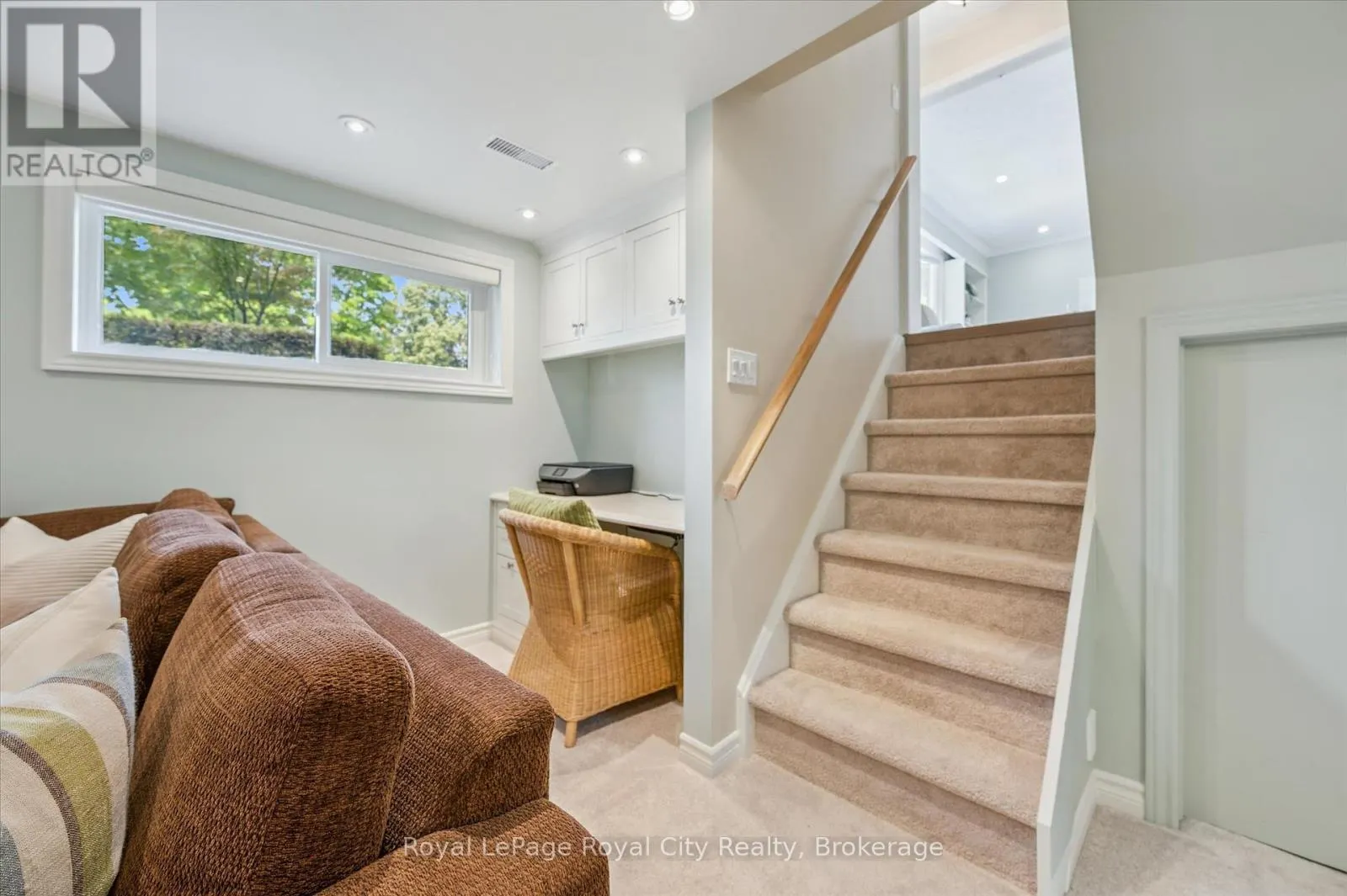 4 CARNABY CRESCENT