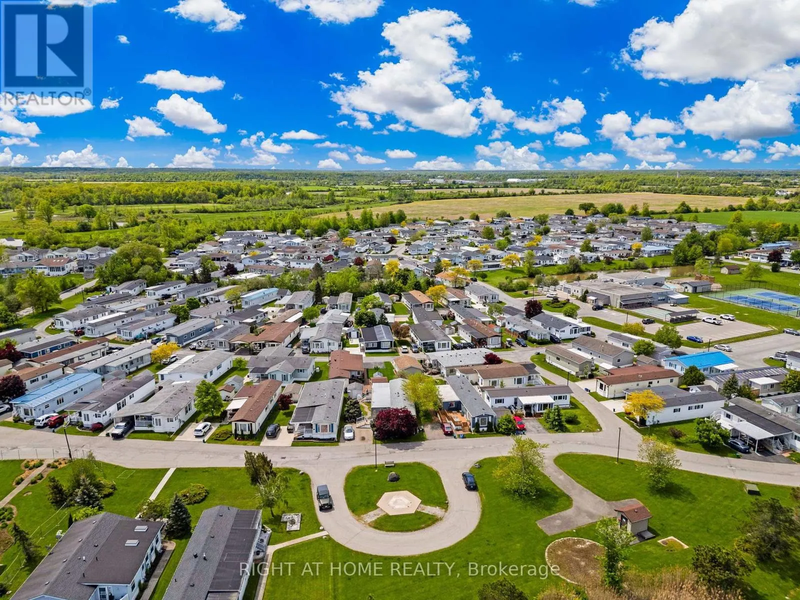 8 - 3033 TOWNLINE ROAD