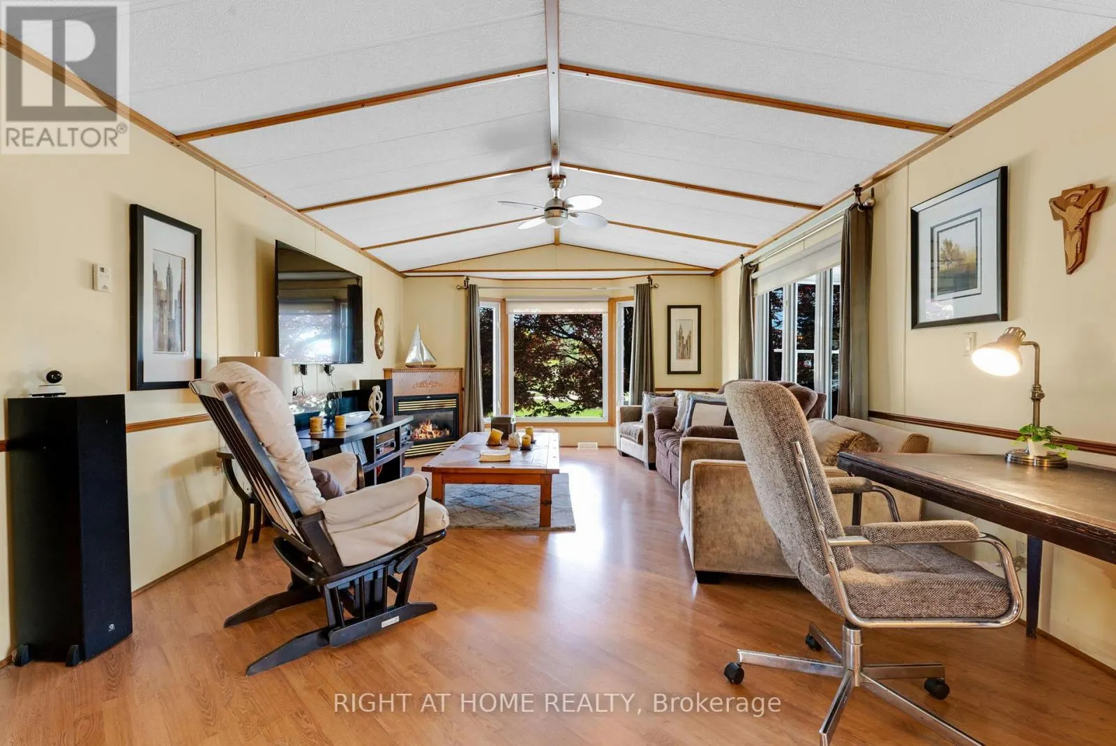 8 - 3033 TOWNLINE ROAD