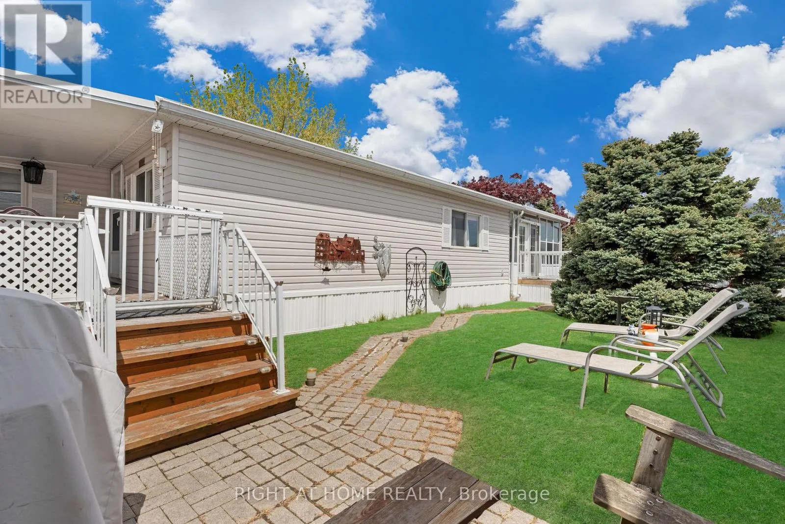 8 - 3033 TOWNLINE ROAD