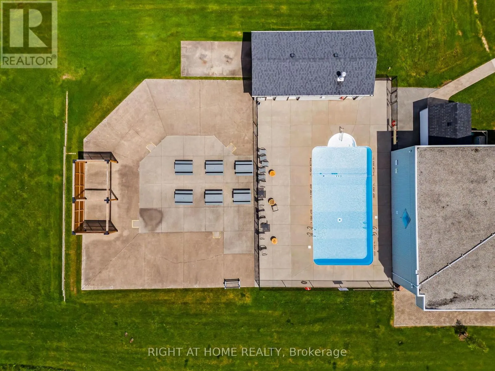 8 - 3033 TOWNLINE ROAD