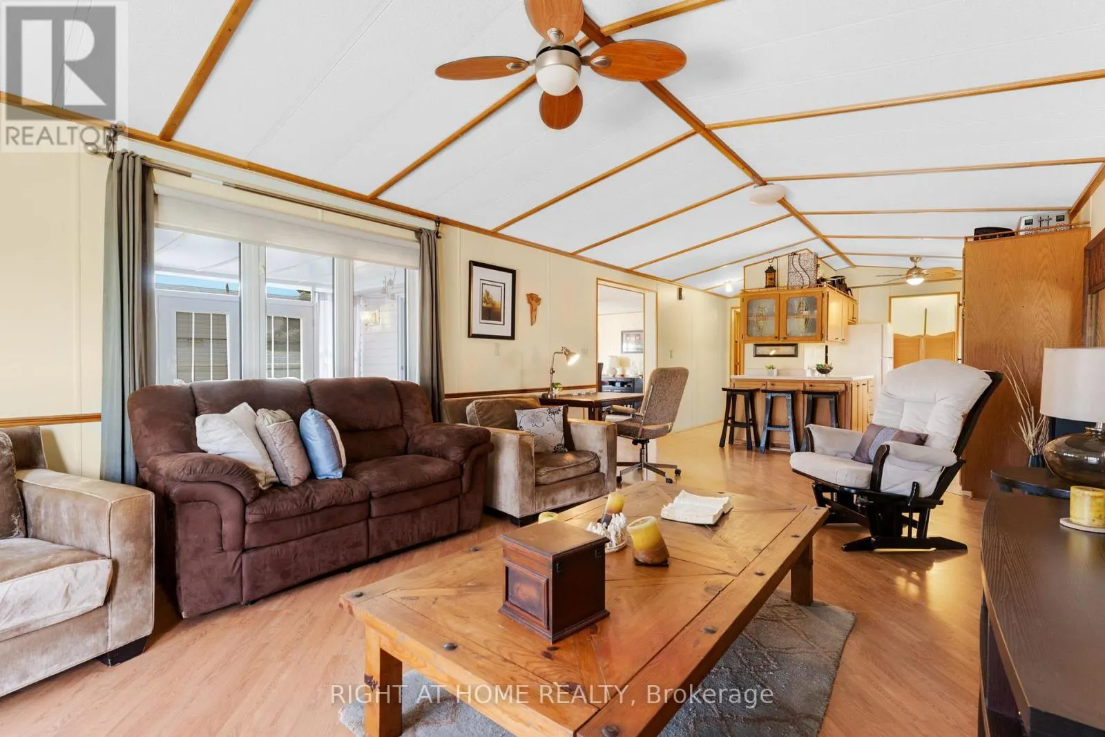 8 - 3033 TOWNLINE ROAD